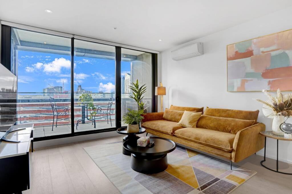 Waterfront 1BR Docklands Apt CollinsSt FreeParking#8314
