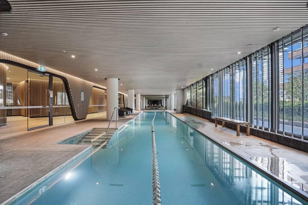 Waterfront 1BR Docklands Apt CollinsSt FreeParking#8314