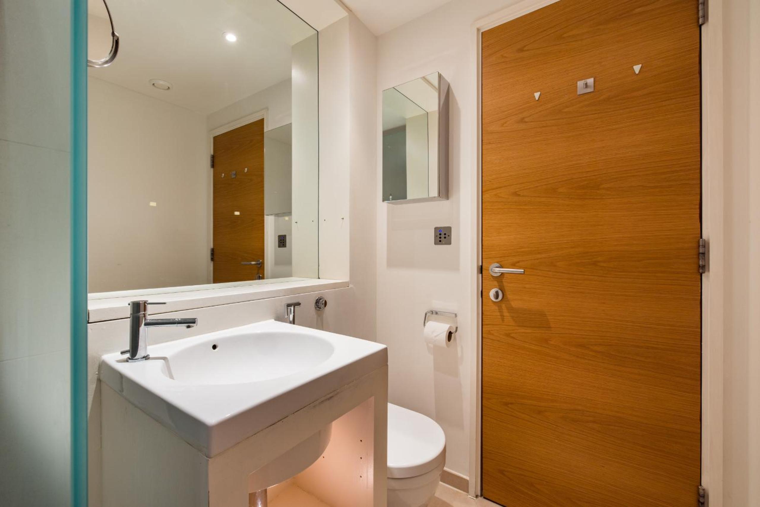Spacious, Modern 3-Bed Home
