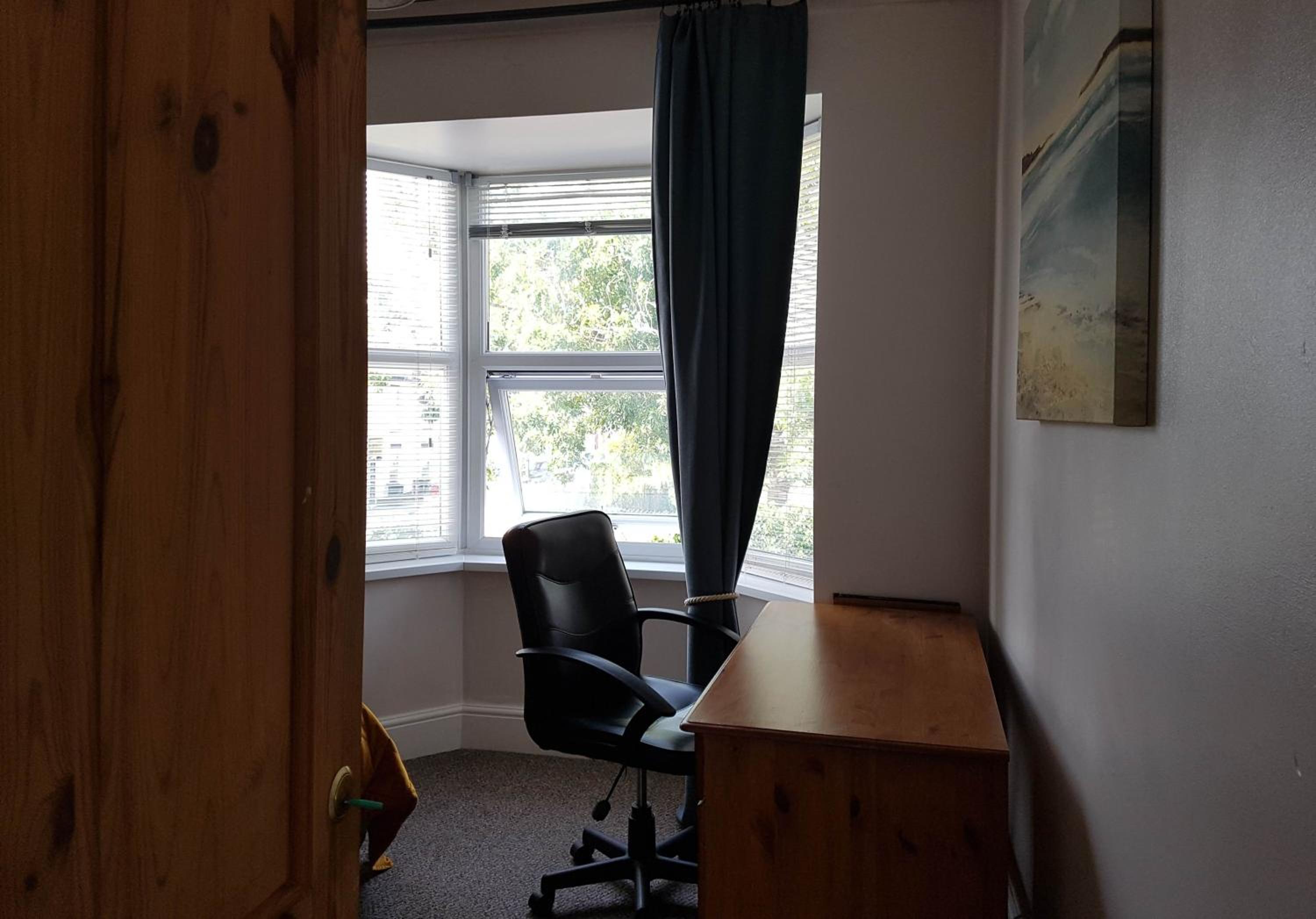 Portsmouth House near Centre 3 Bedrooms