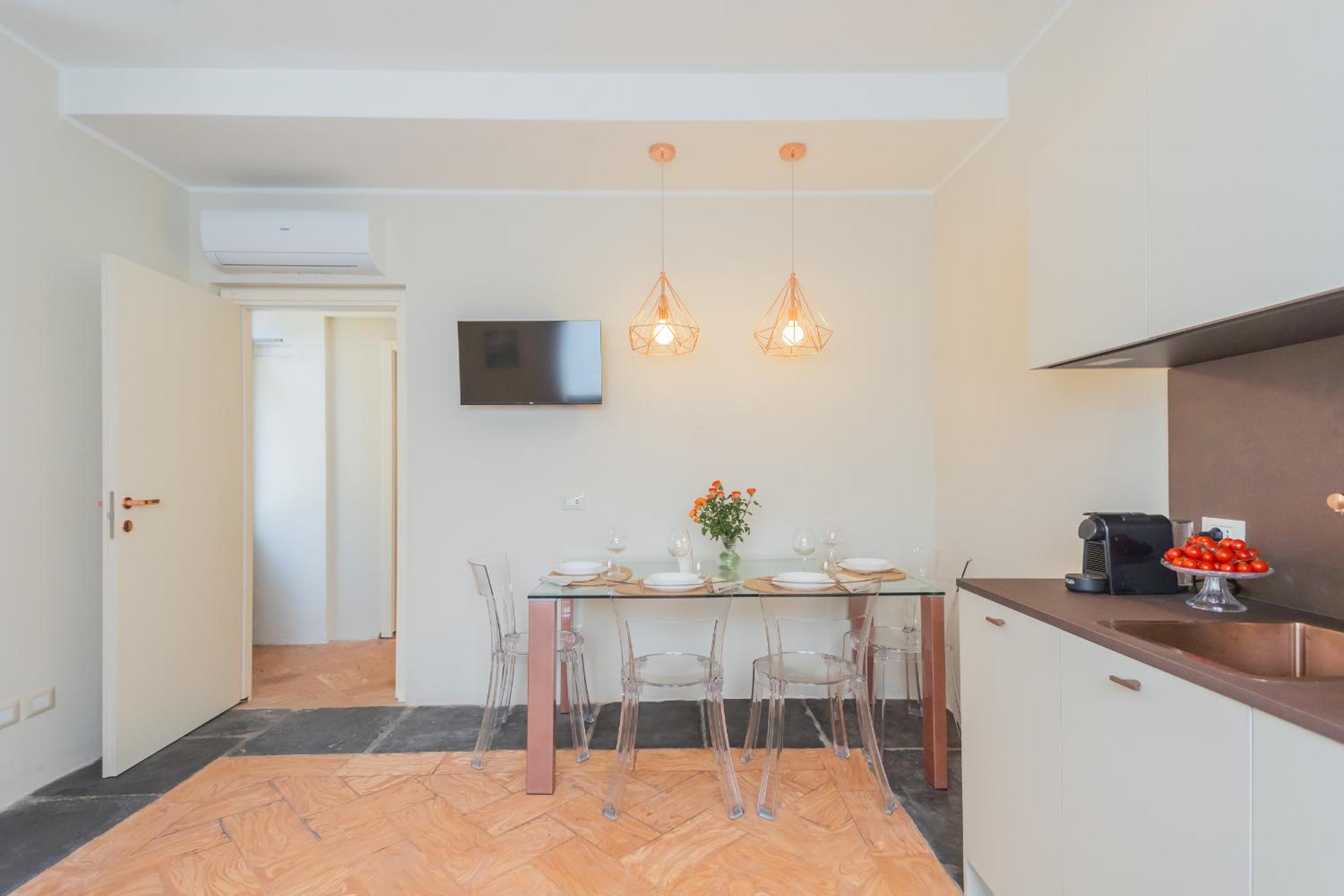 Como Dreams Apartments - Serendipity Suite by Rent All Como photo 2