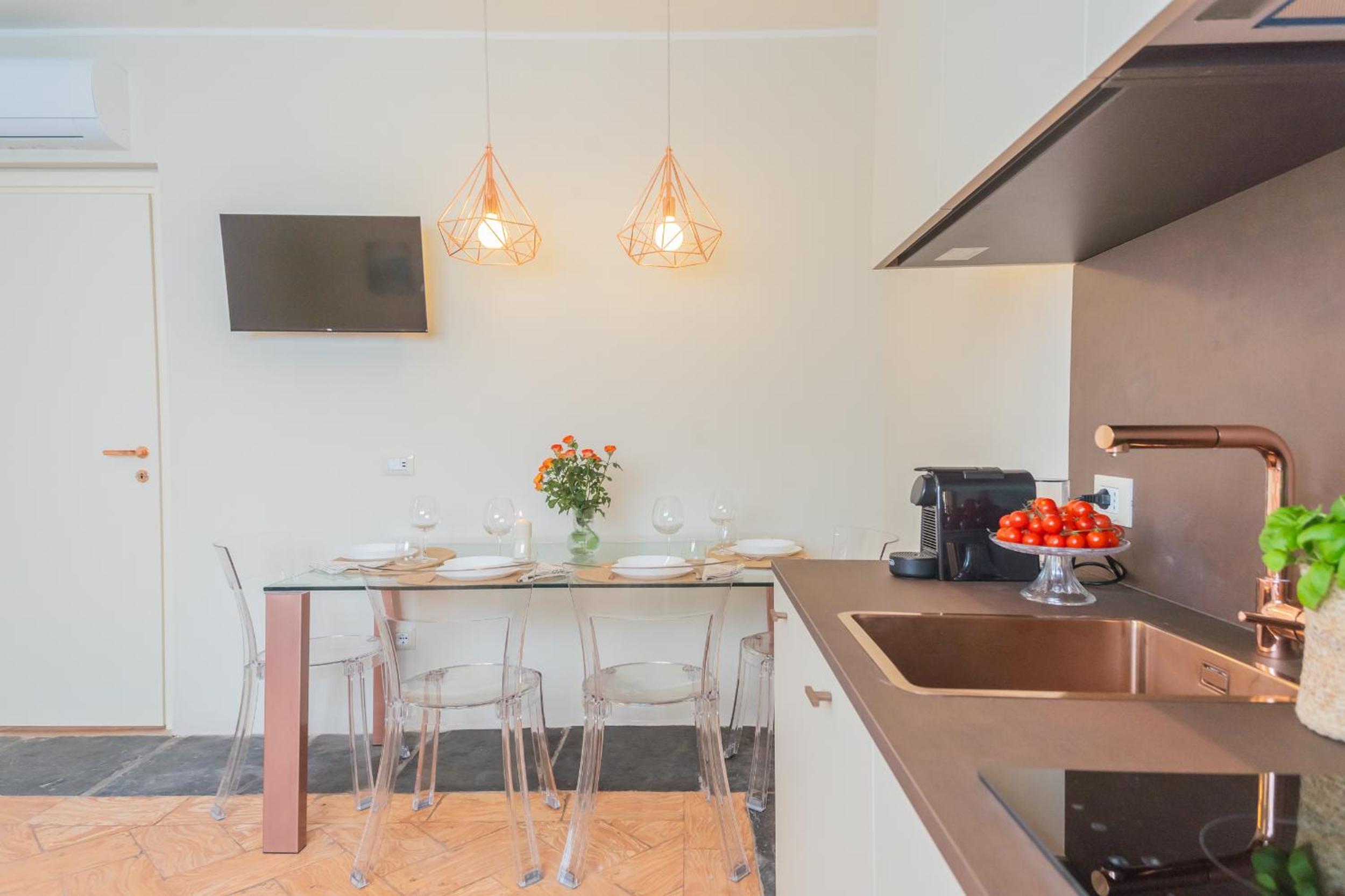 Como Dreams Apartments - Serendipity Suite by Rent All Como photo 4