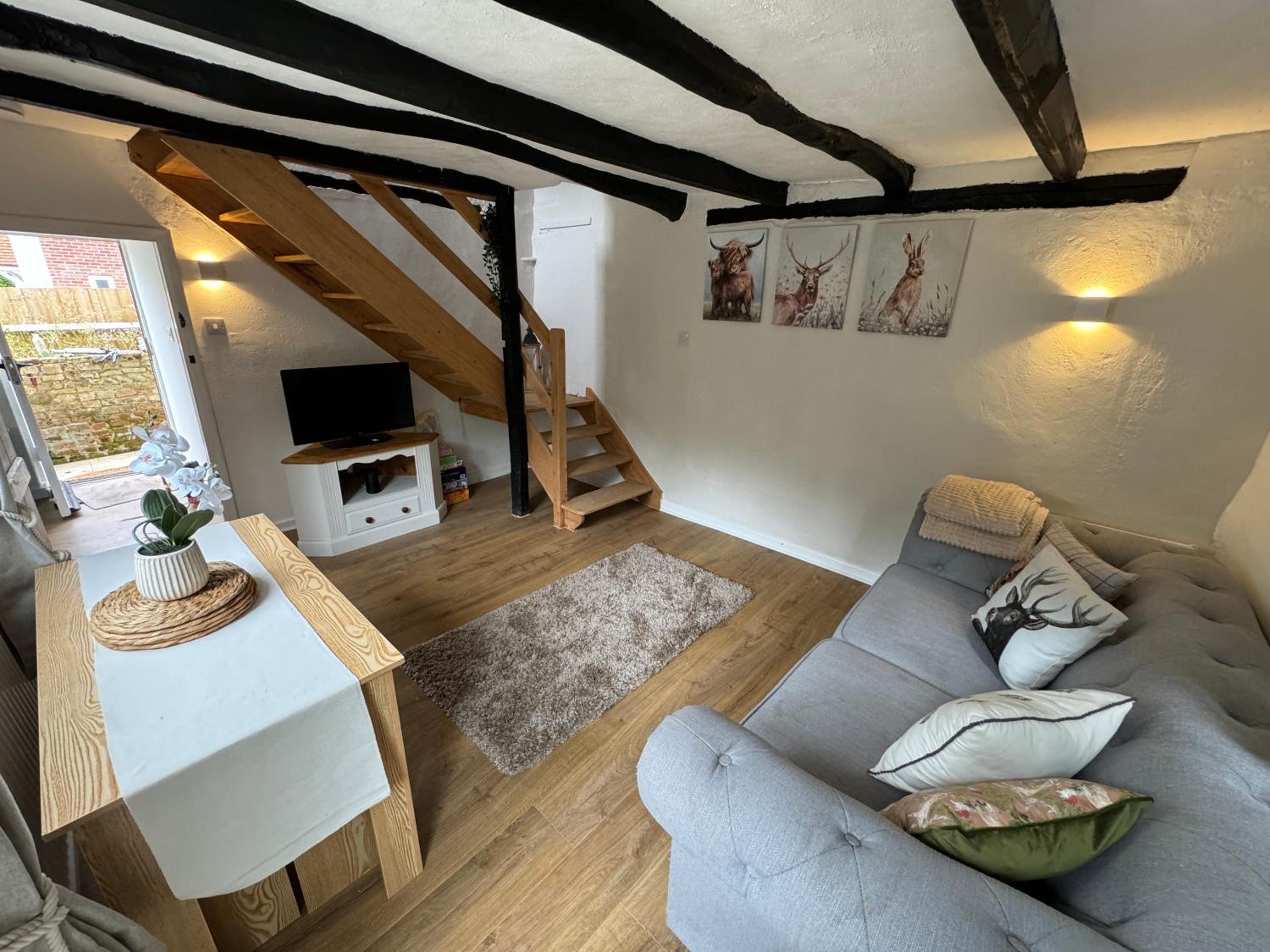 Hedgehog Cottage Cosy Countryside Escape