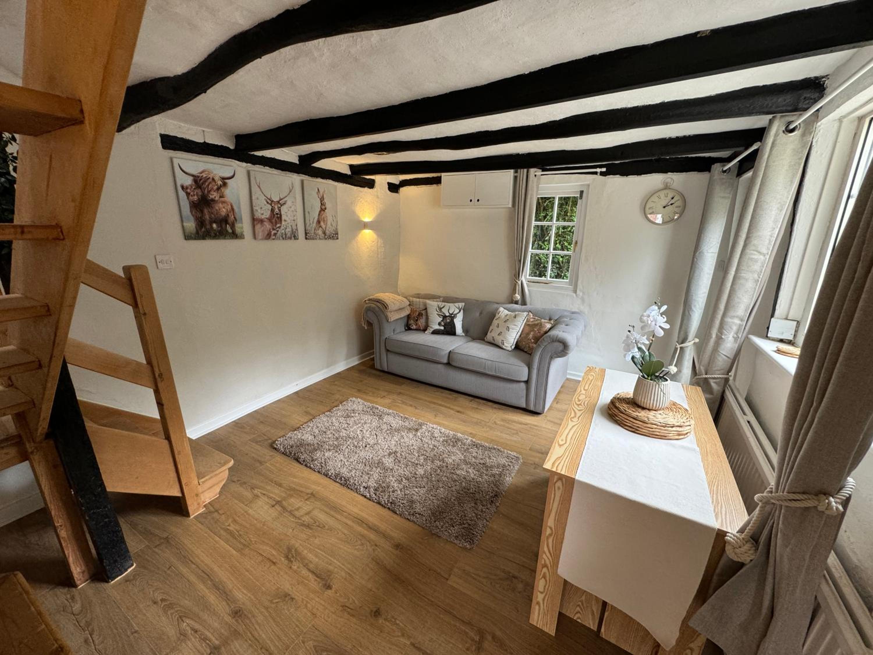 Hedgehog Cottage Cosy Countryside Escape