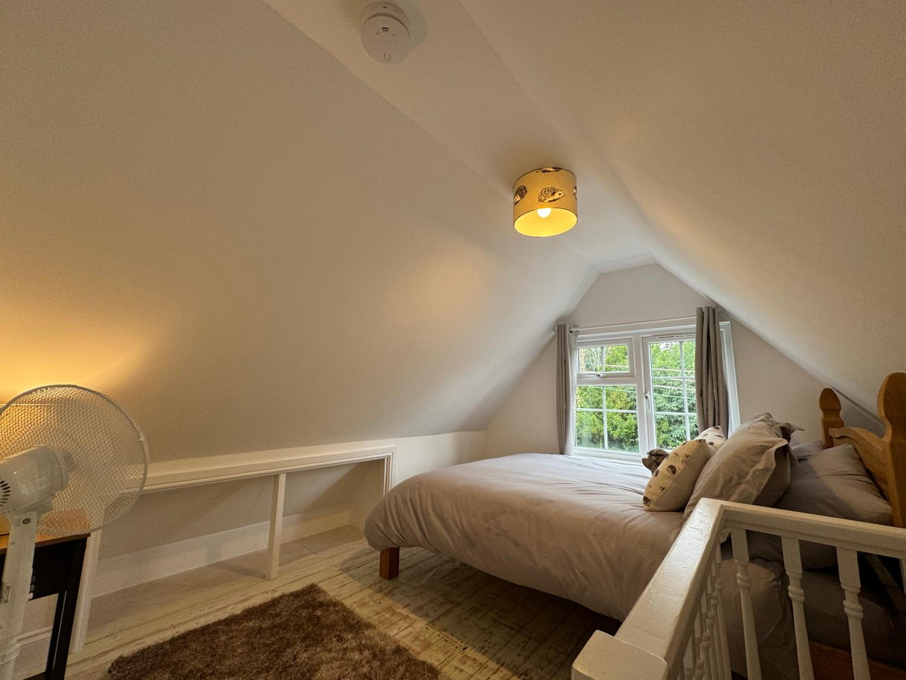 Hedgehog Cottage Cosy Countryside Escape