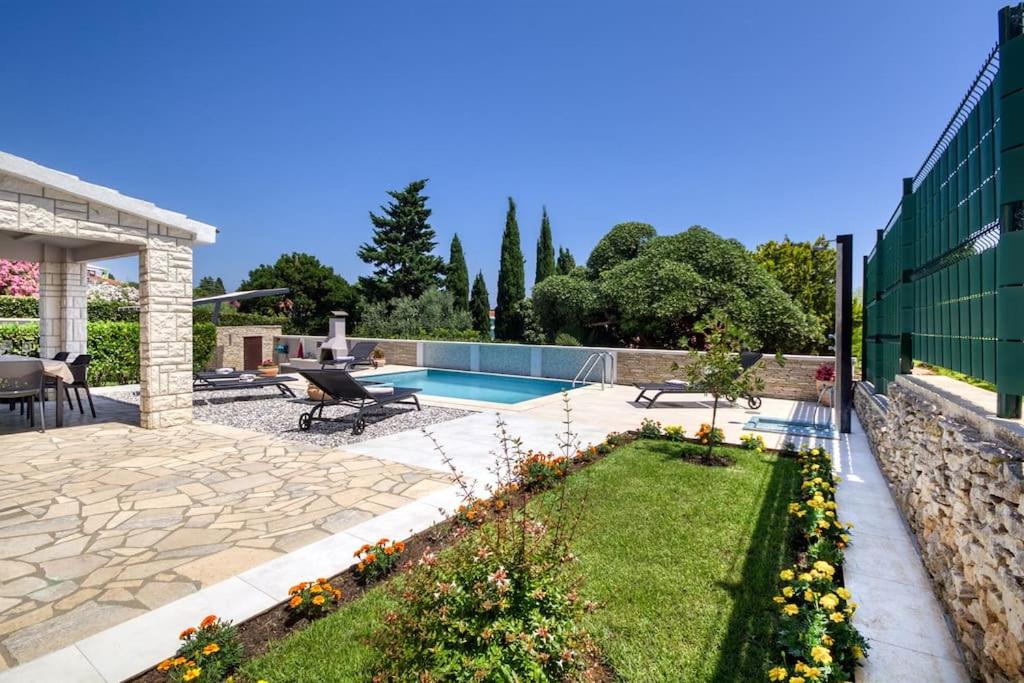 House Breeze - Premantura, 4 bedroom house with pool, jacuzzi, sauna and gaming room view 4