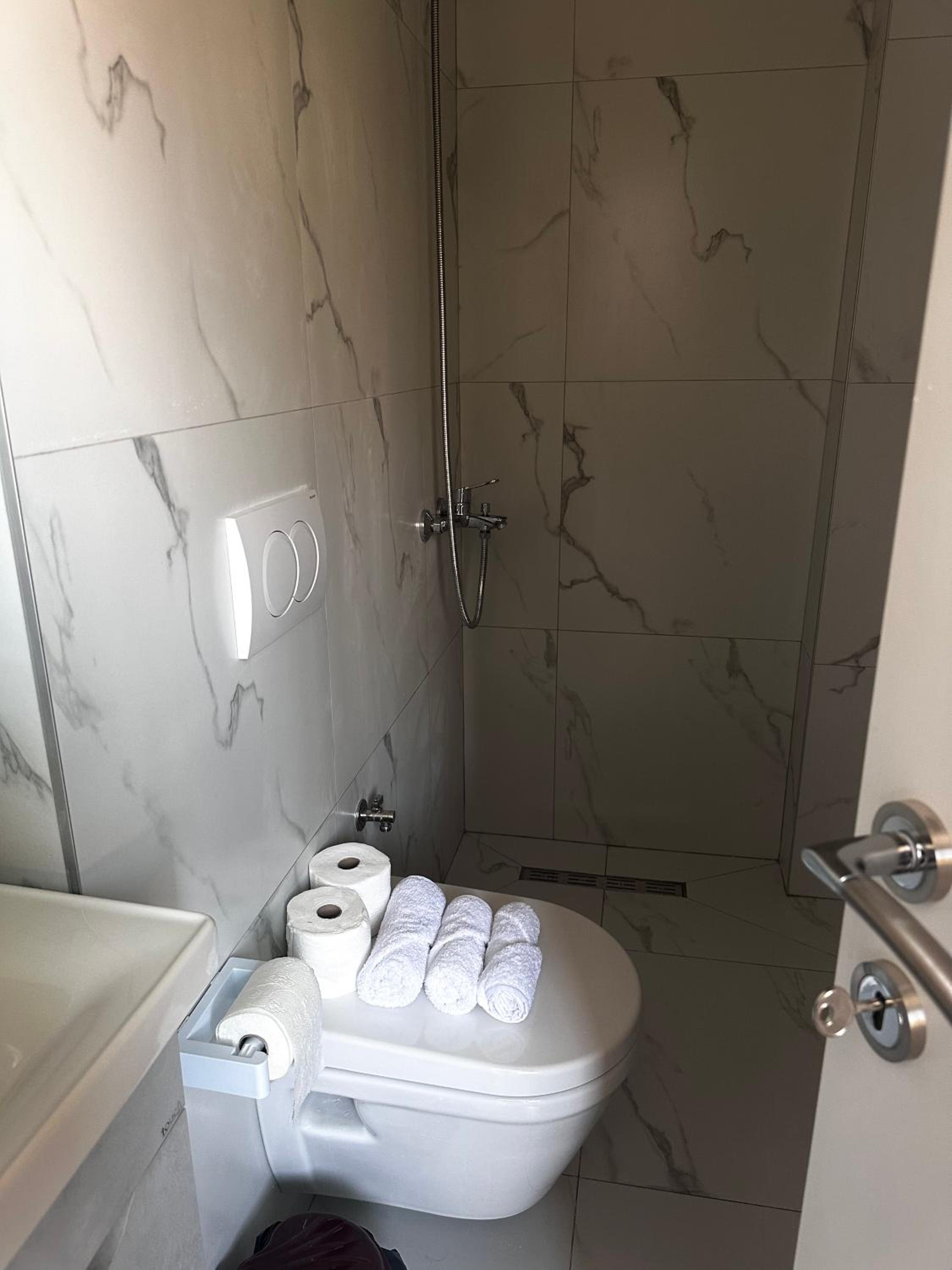 Tirana Apartment Center Jon