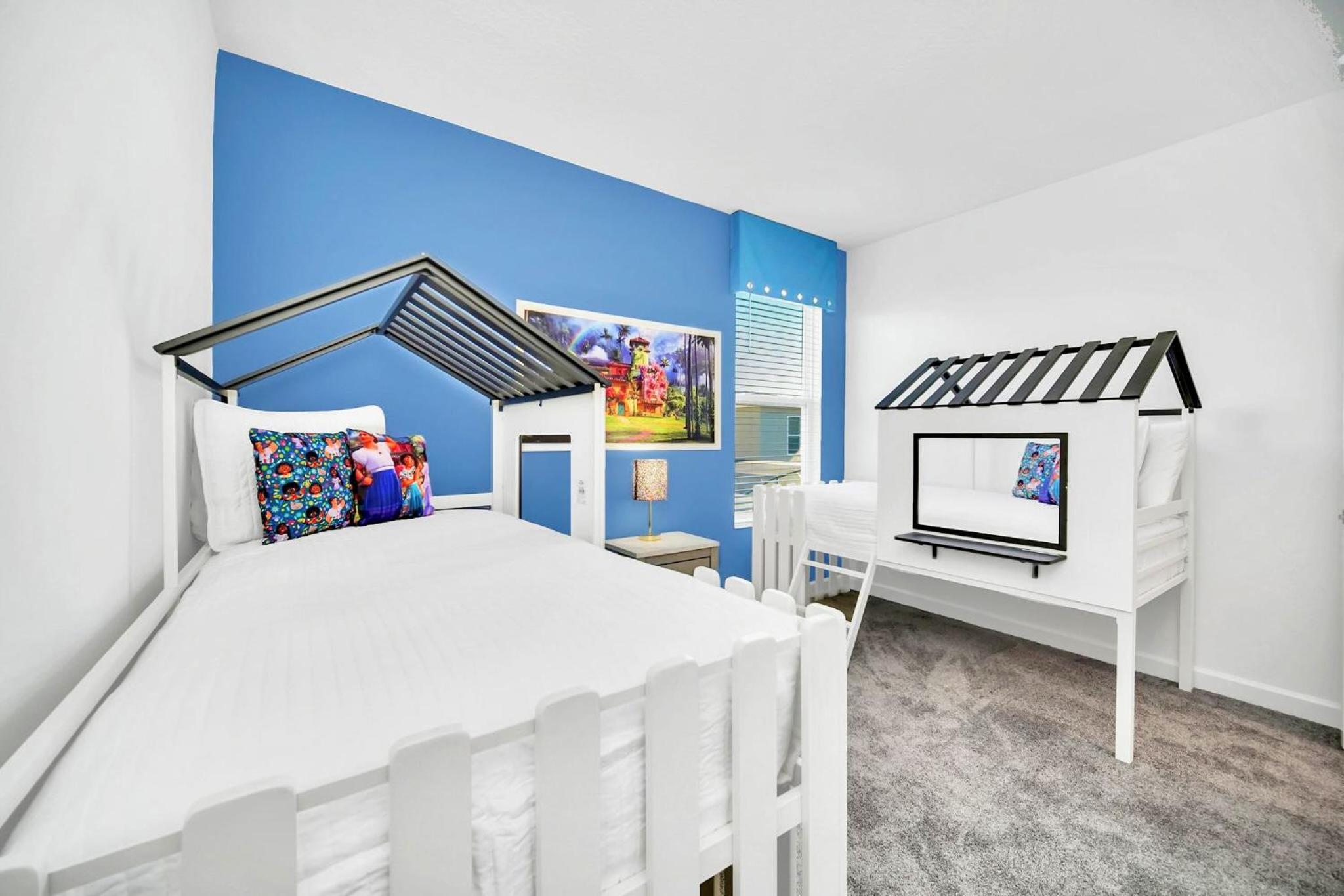 Upstay 6BR Resort Home w Pool & Basketball Court