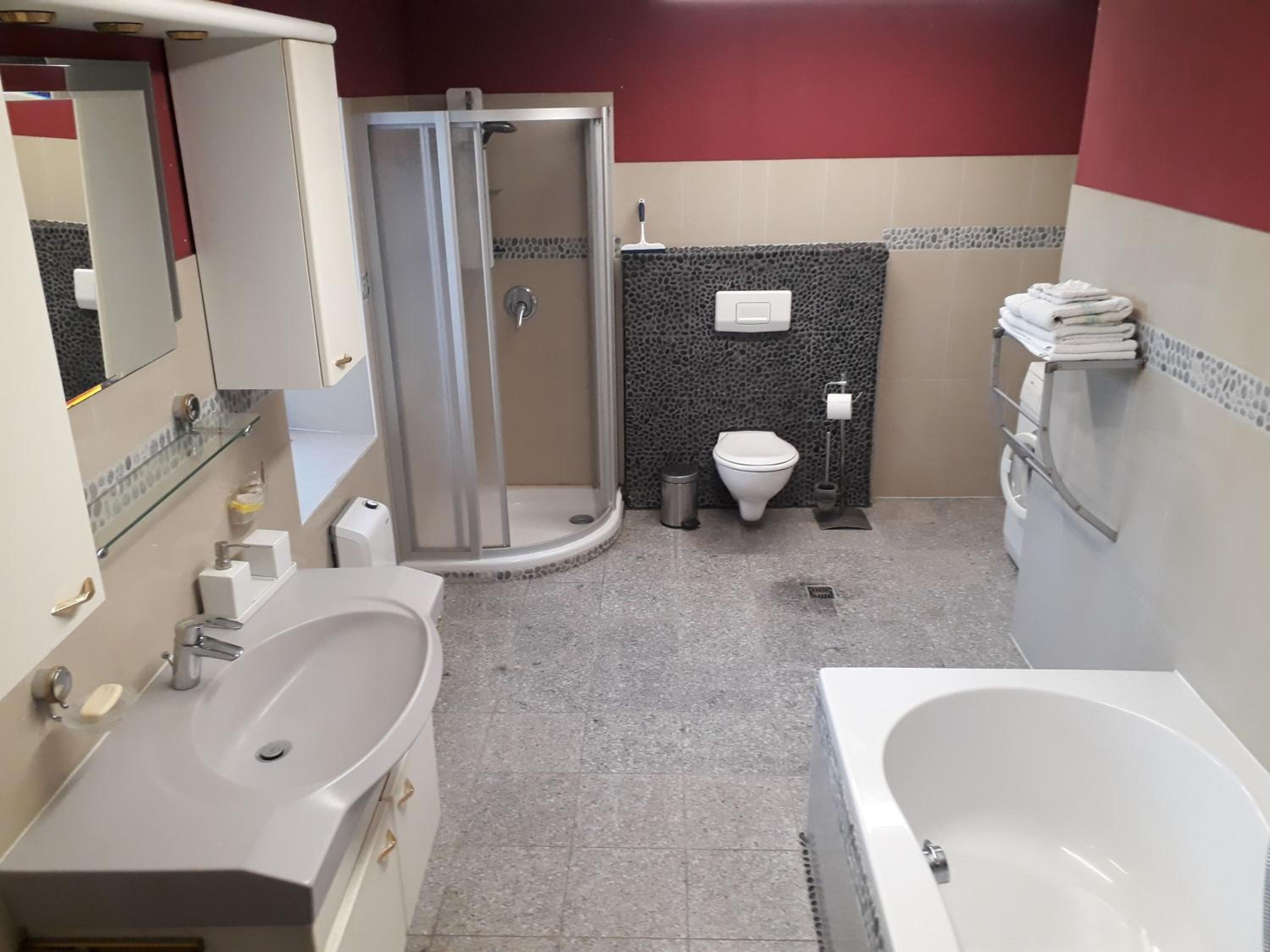 Ferienwohnung und Gästezimmer im Gutshaus Alt-Krassow