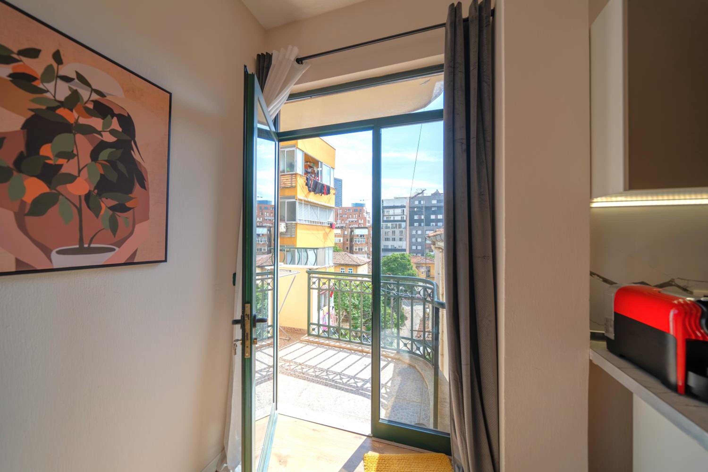 Colorful Comfy Condo CENTRAL Tirana (with Balcony) photo 5