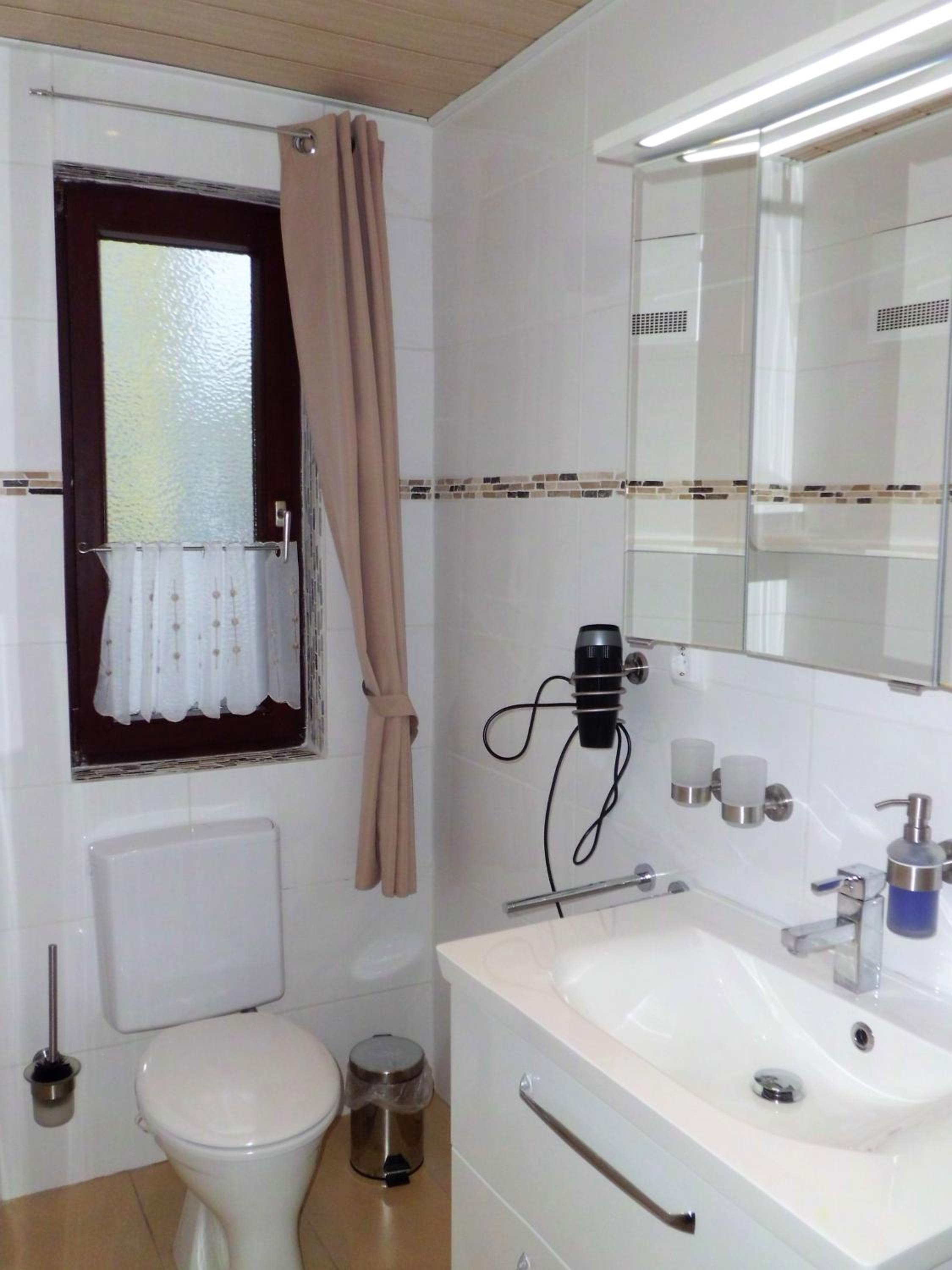 Haus Marina Apartment Edelweiss mit Gratis Eintritt Alpentherme