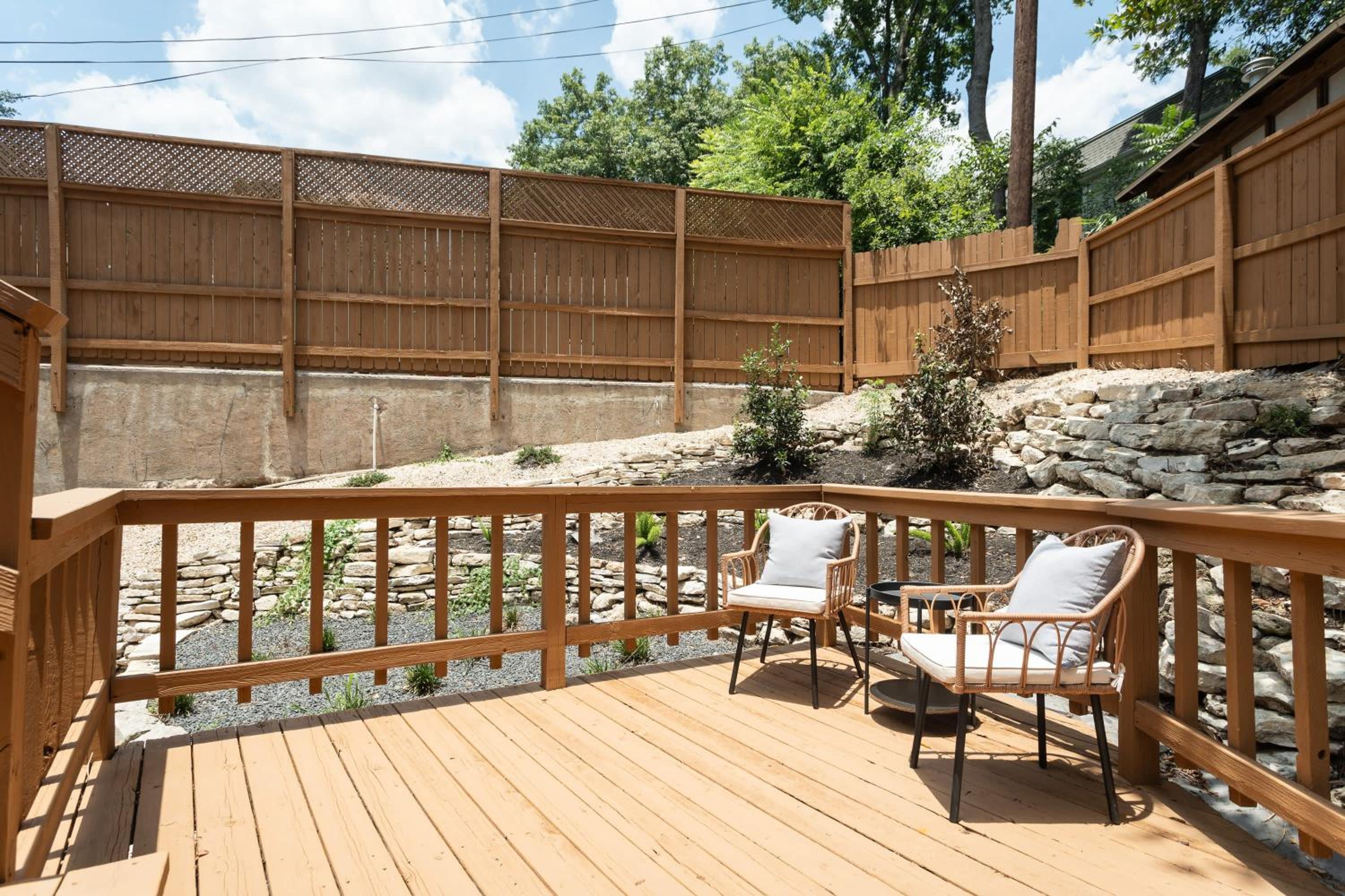 Upstay - Multiple Patio Decks Fenced-in Yard BBQ view 5