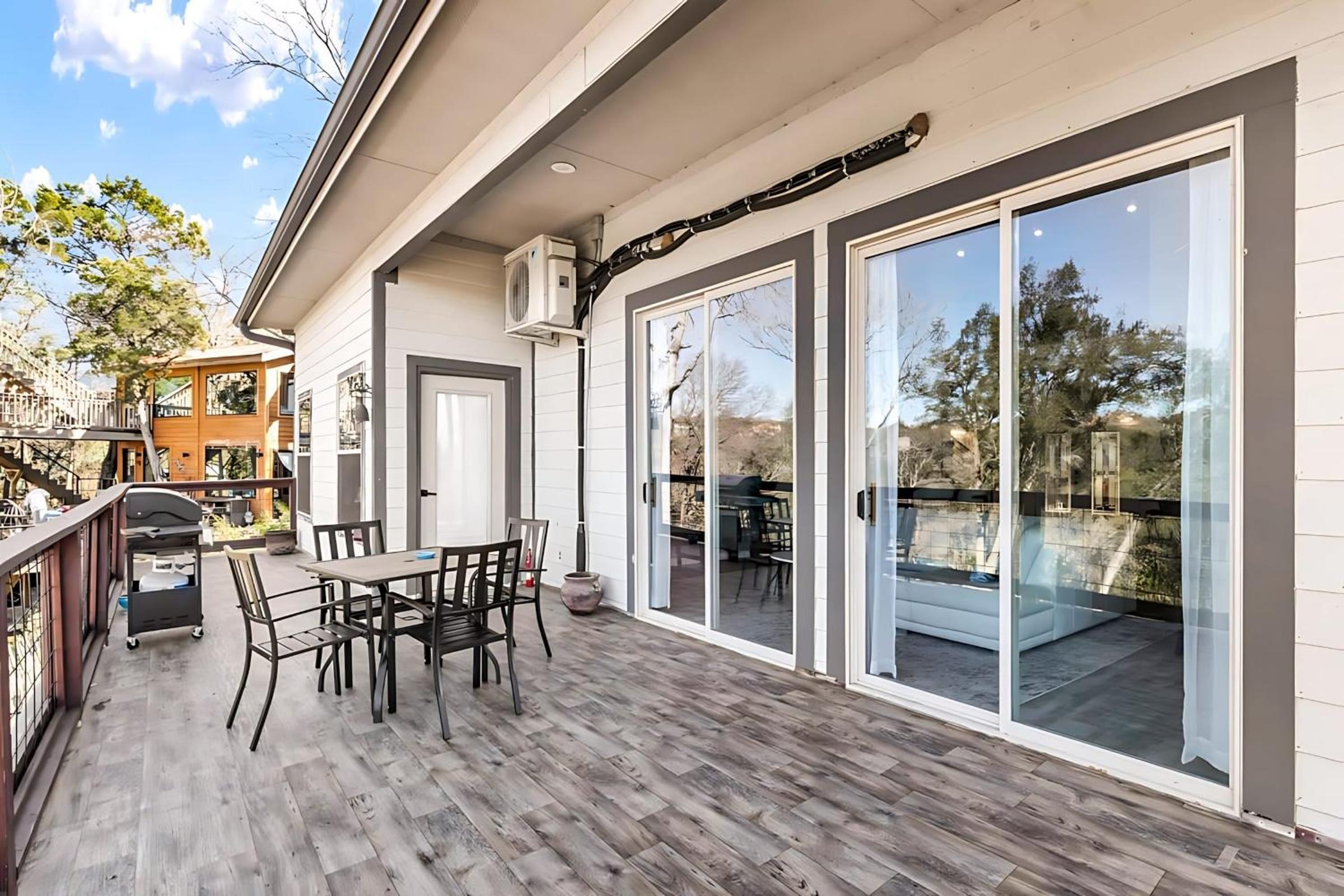 Large 6BR Lakefront Home with Private Pool & Views, photo 41