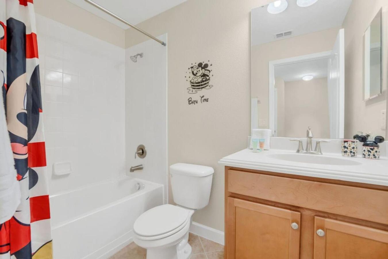 Near Disney - 5BR Home- Games Pool Hot Tub & BBQ