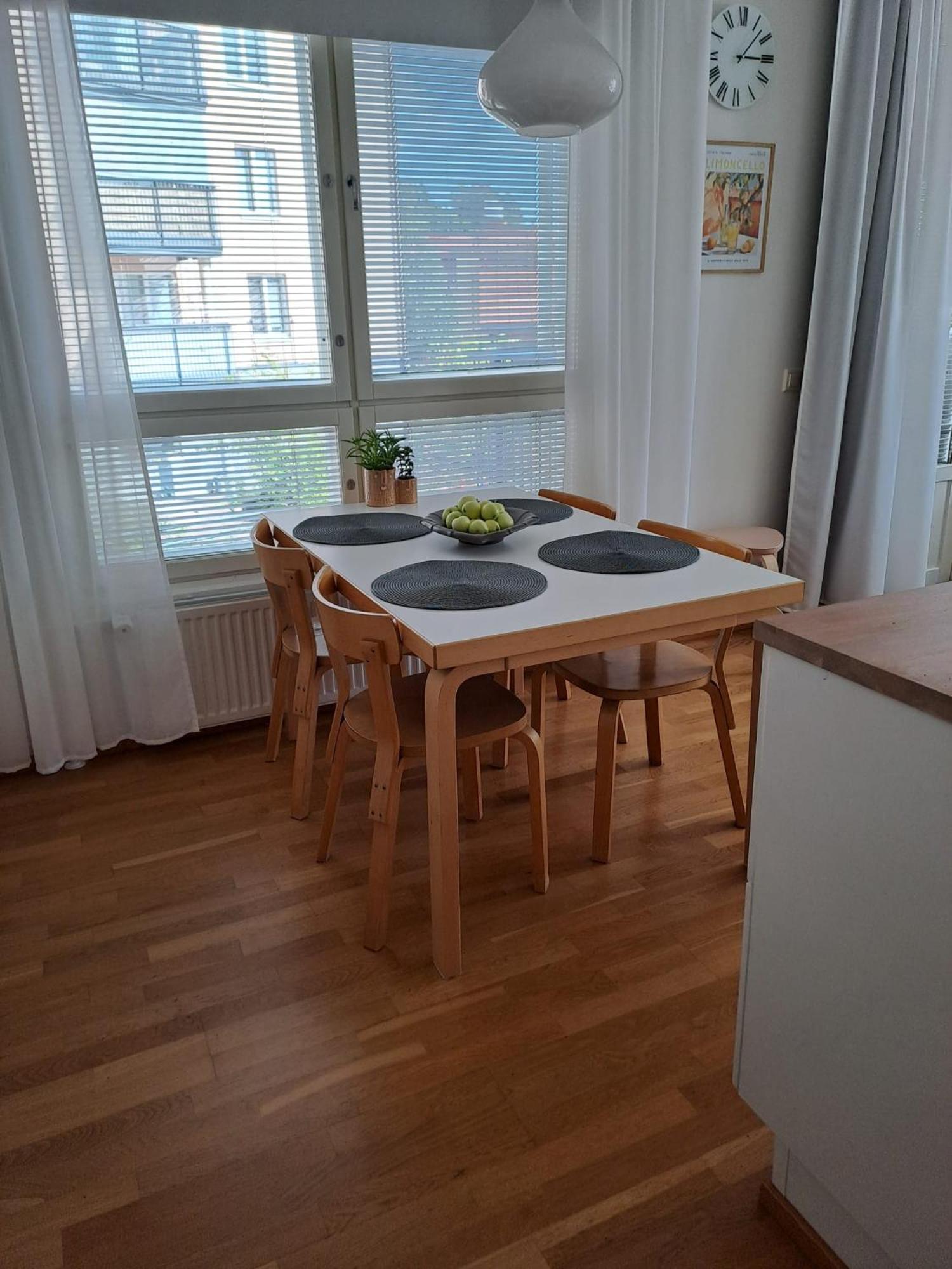 65m2, airport 3km, private parking, sauna view 3
