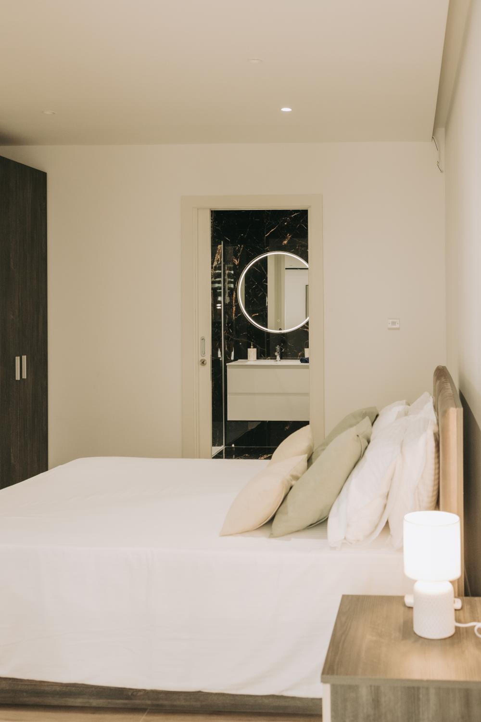 B5 The Palm Court Apartment photo 4