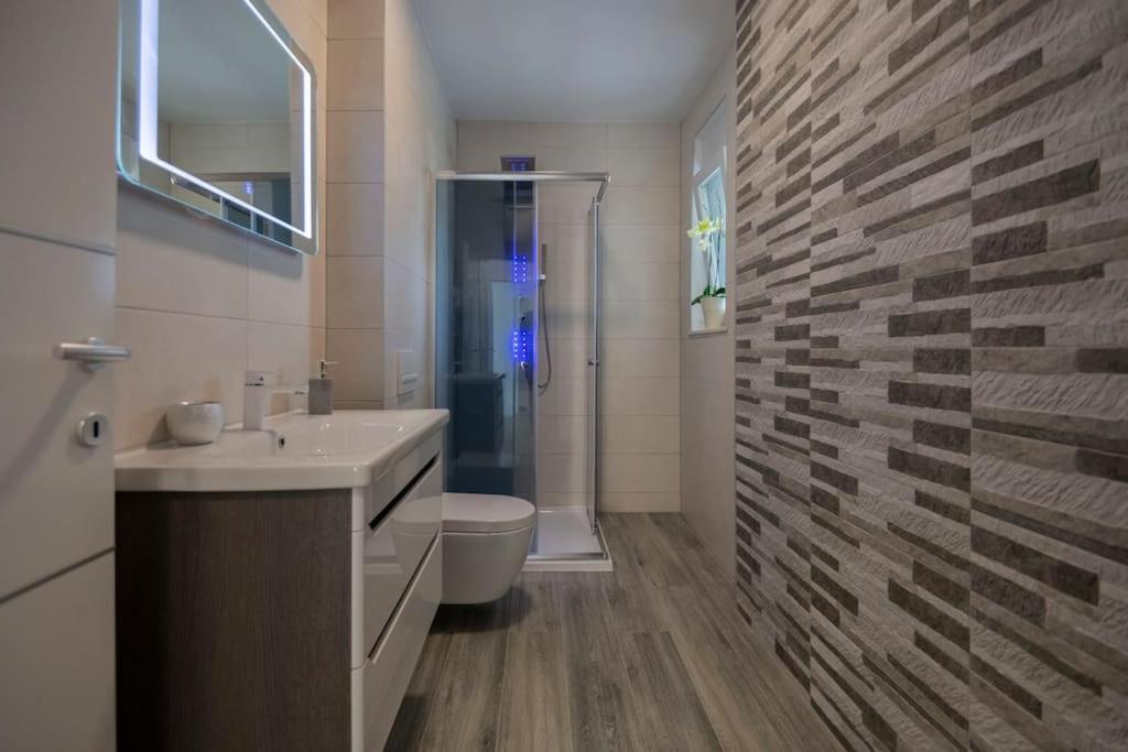 Holiday home "Villa Blue Lake" - Private Heated pool, Hotube view 3
