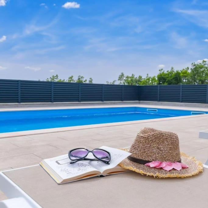 Holiday home "Villa Blue Lake" - Private Heated pool, Hotube view 4