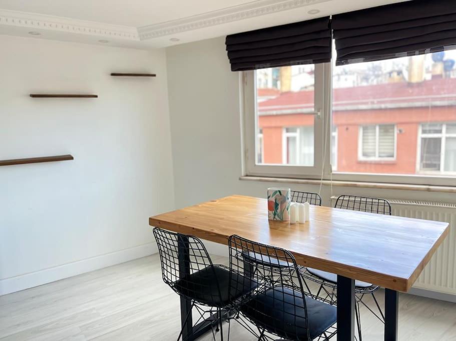 Wonder Homes- Spacious Dublex, 5BR, 2BA, Terrace