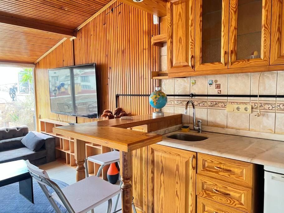 Wonder Homes- Spacious Dublex, 5BR, 2BA, Terrace