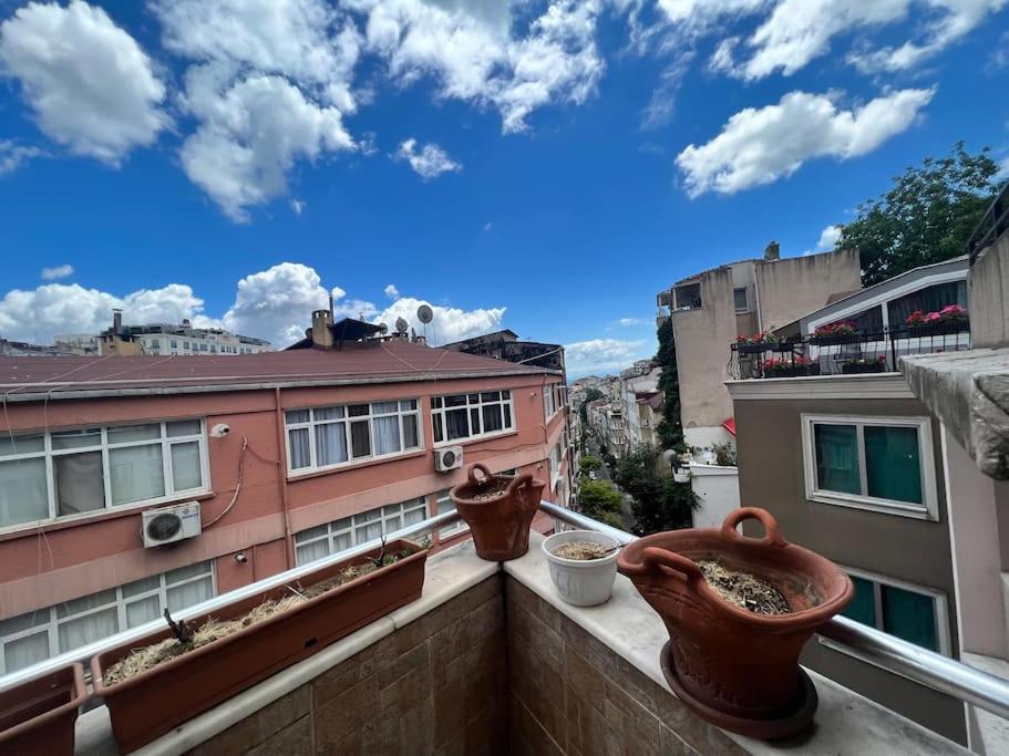 Wonder Homes- Spacious Dublex, 5BR, 2BA, Terrace