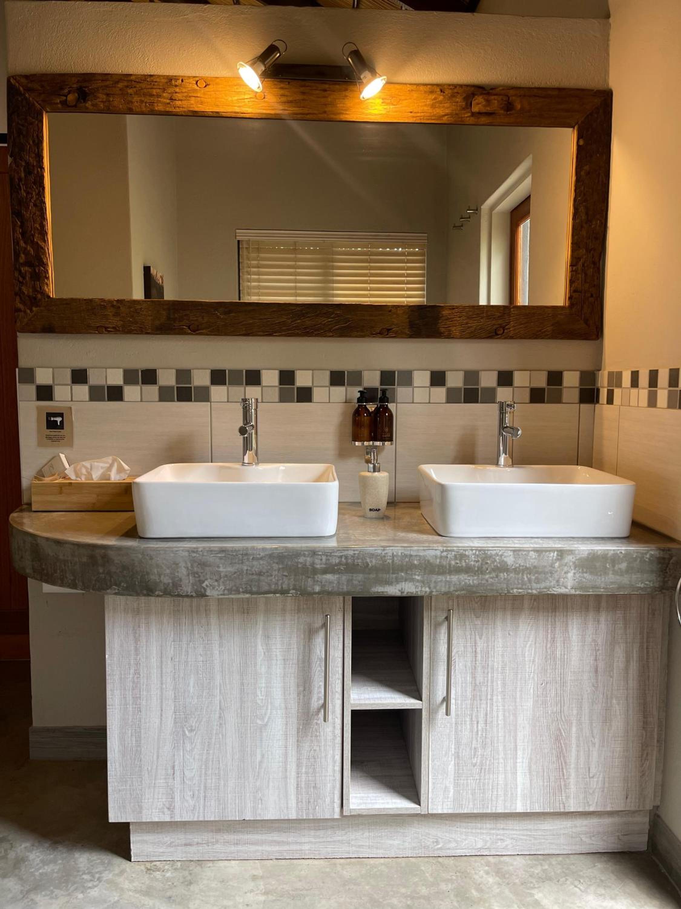 The Baobab Bush Lodge and Villa