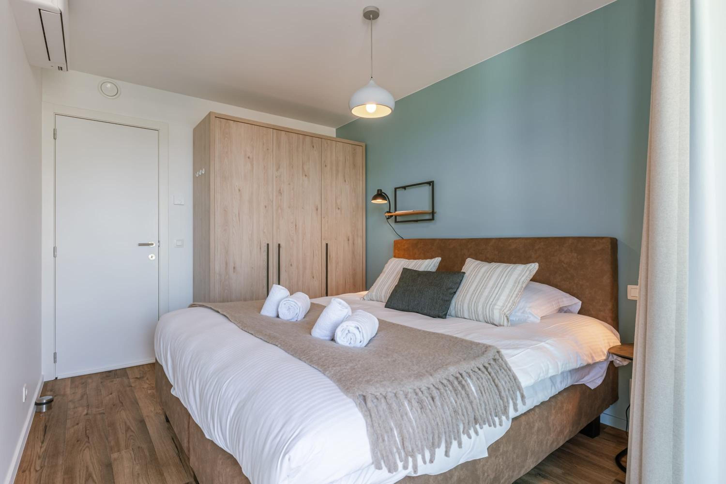 Huswell - Spacious apartment with huge terrace with sea view