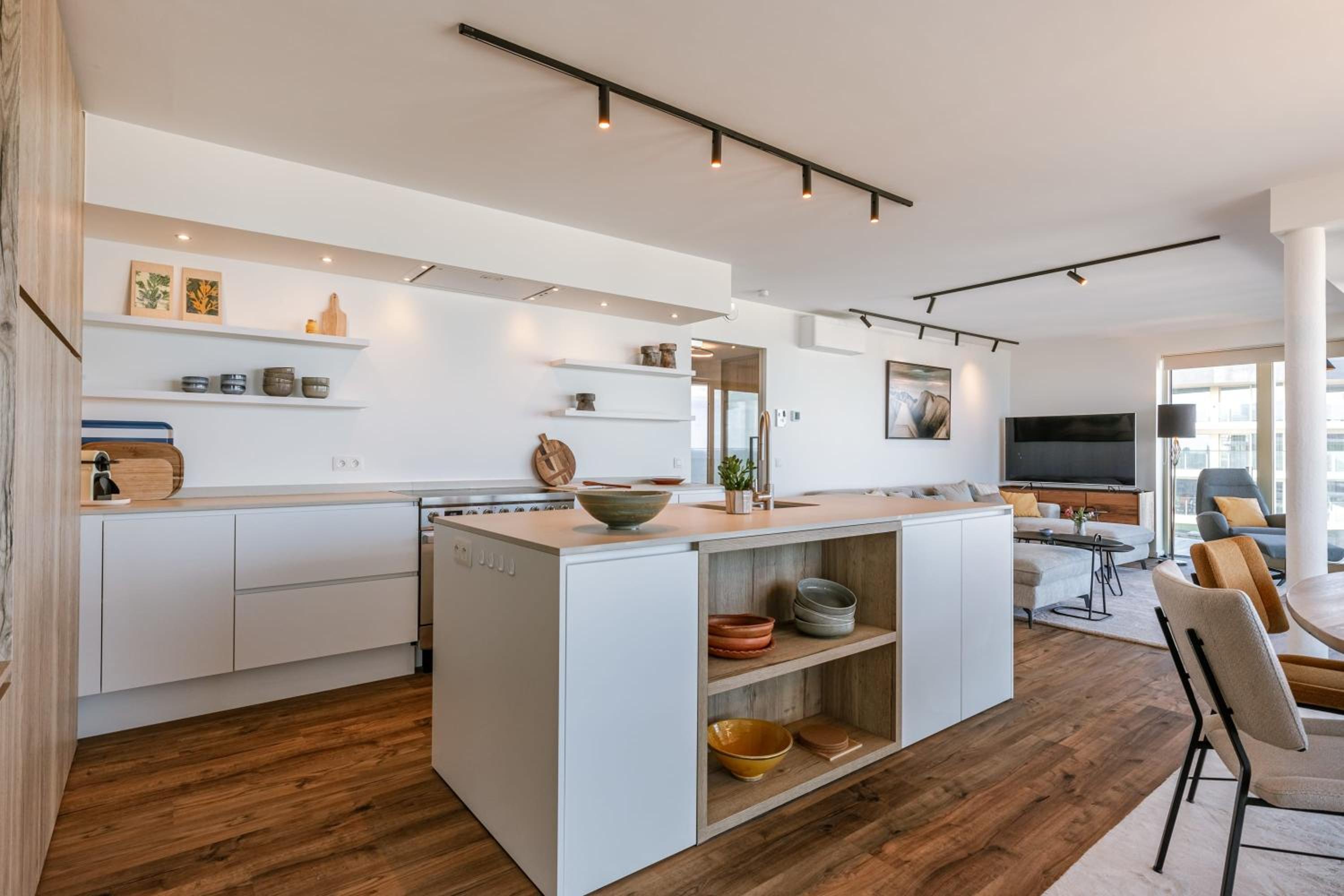 Huswell - Spacious apartment with huge terrace with sea view