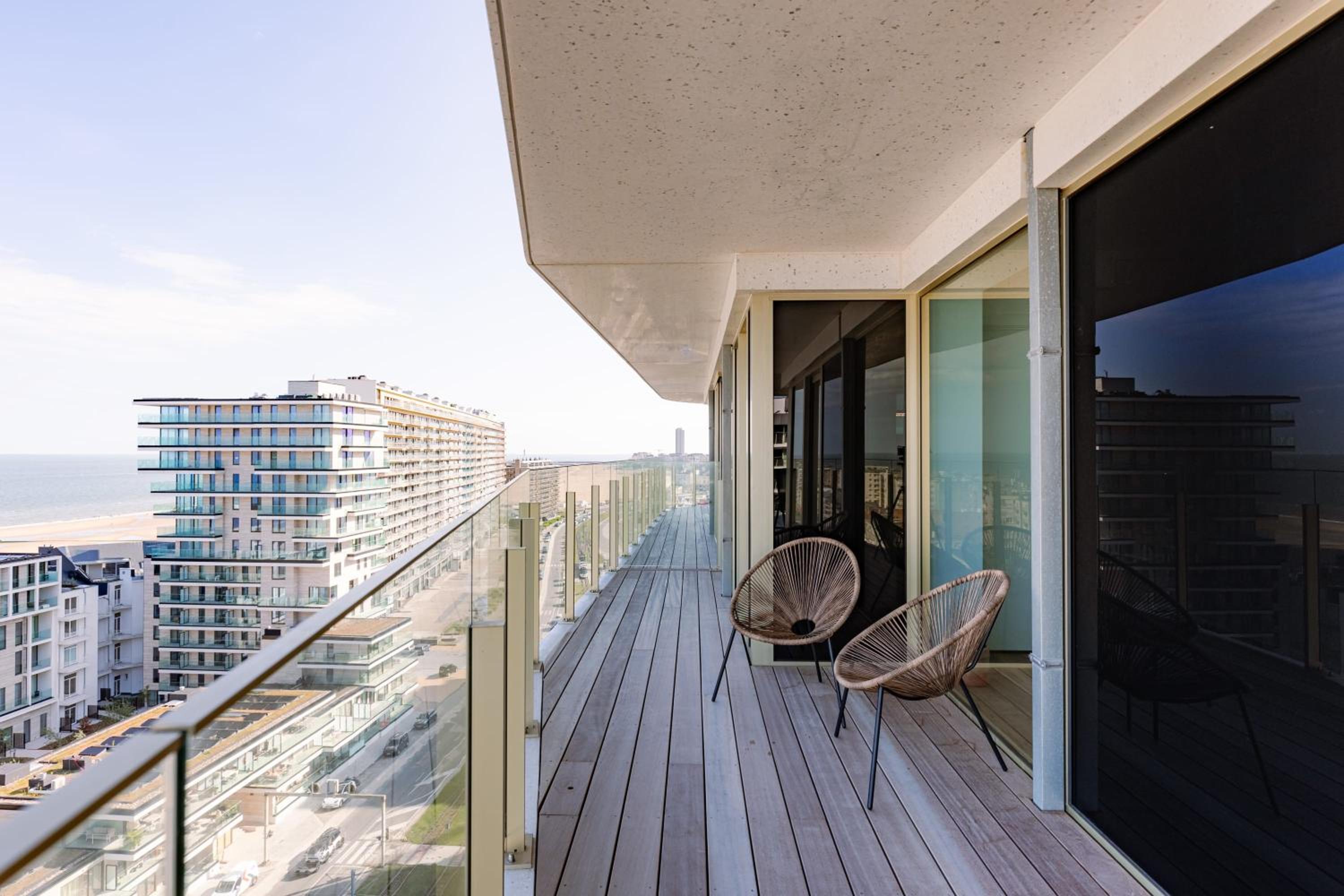 Huswell - Spacious apartment with huge terrace with sea view