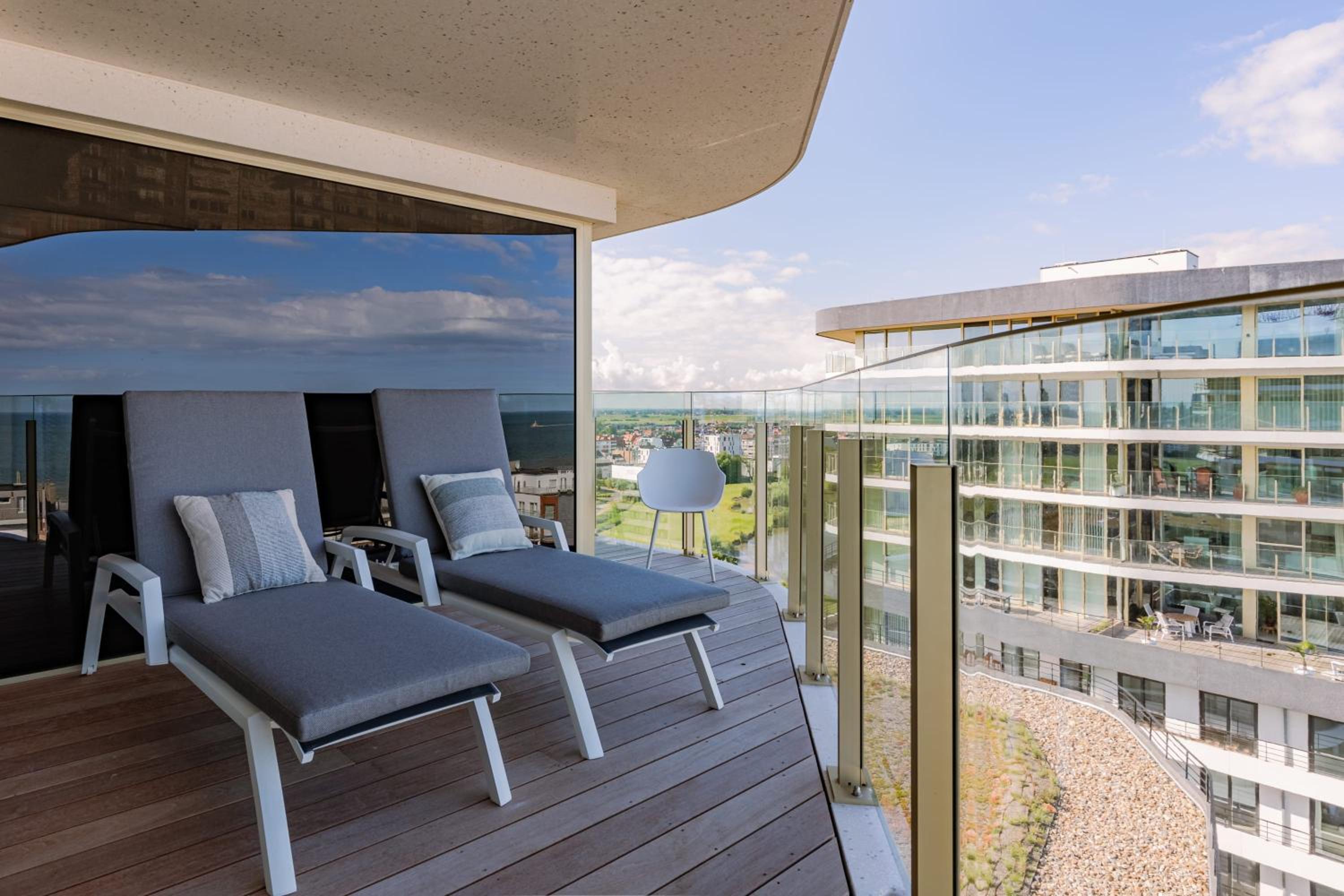 Huswell - Spacious apartment with huge terrace with sea view