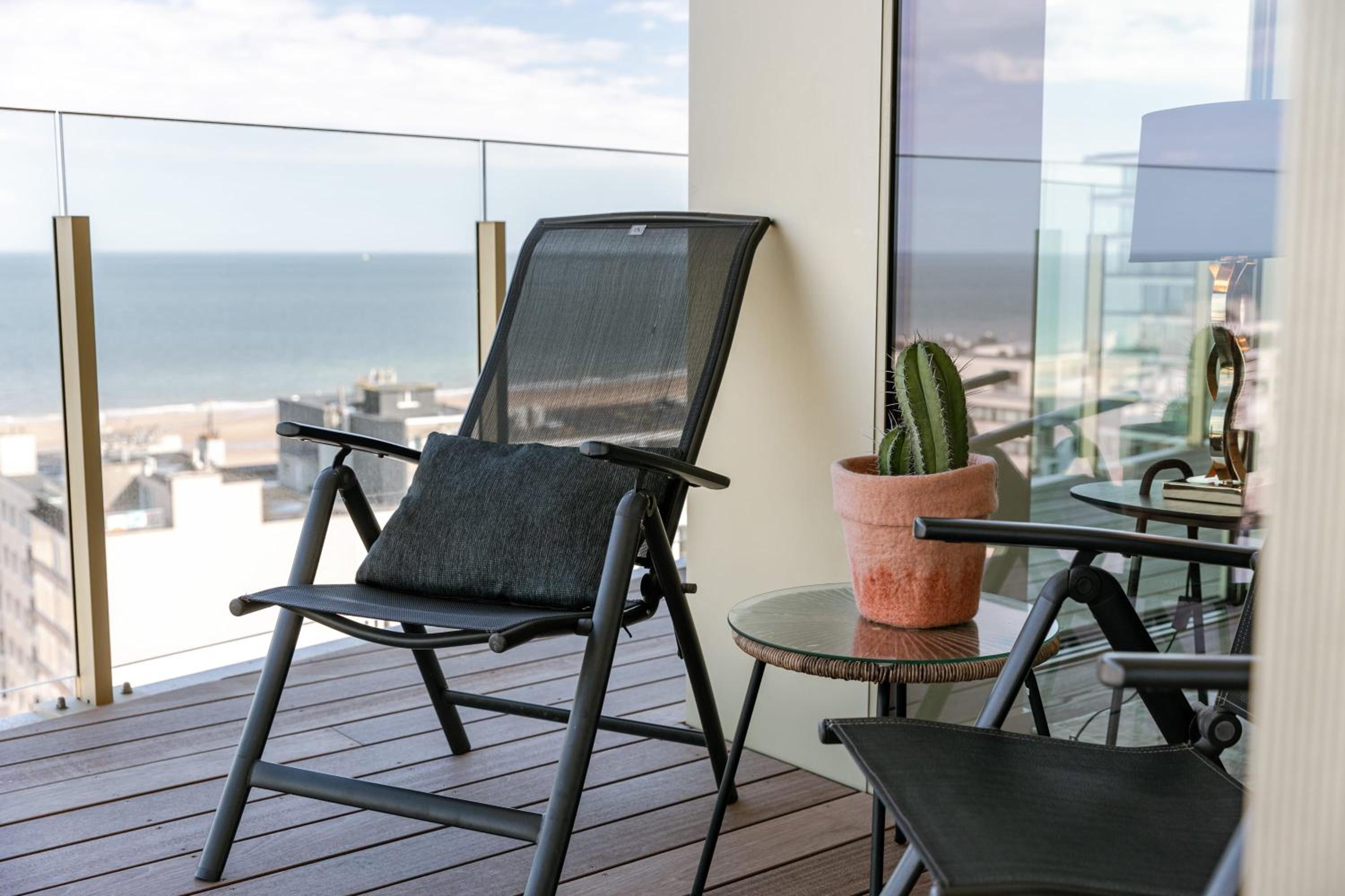 Huswell - Spacious apartment with huge terrace with sea view