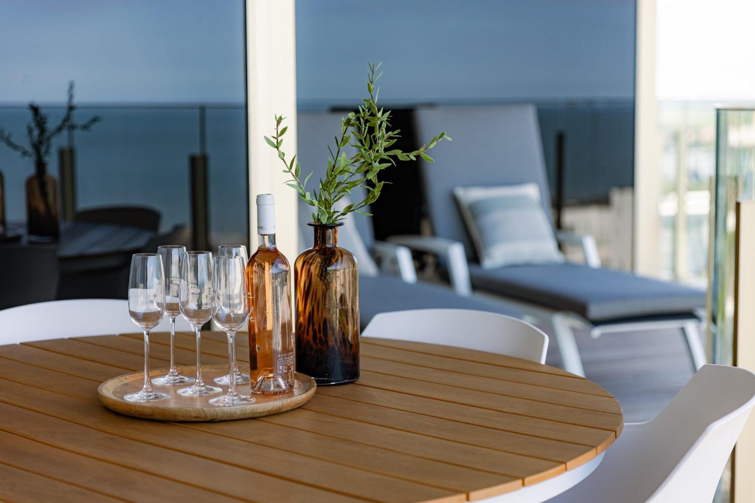 Huswell - Spacious apartment with huge terrace with sea view