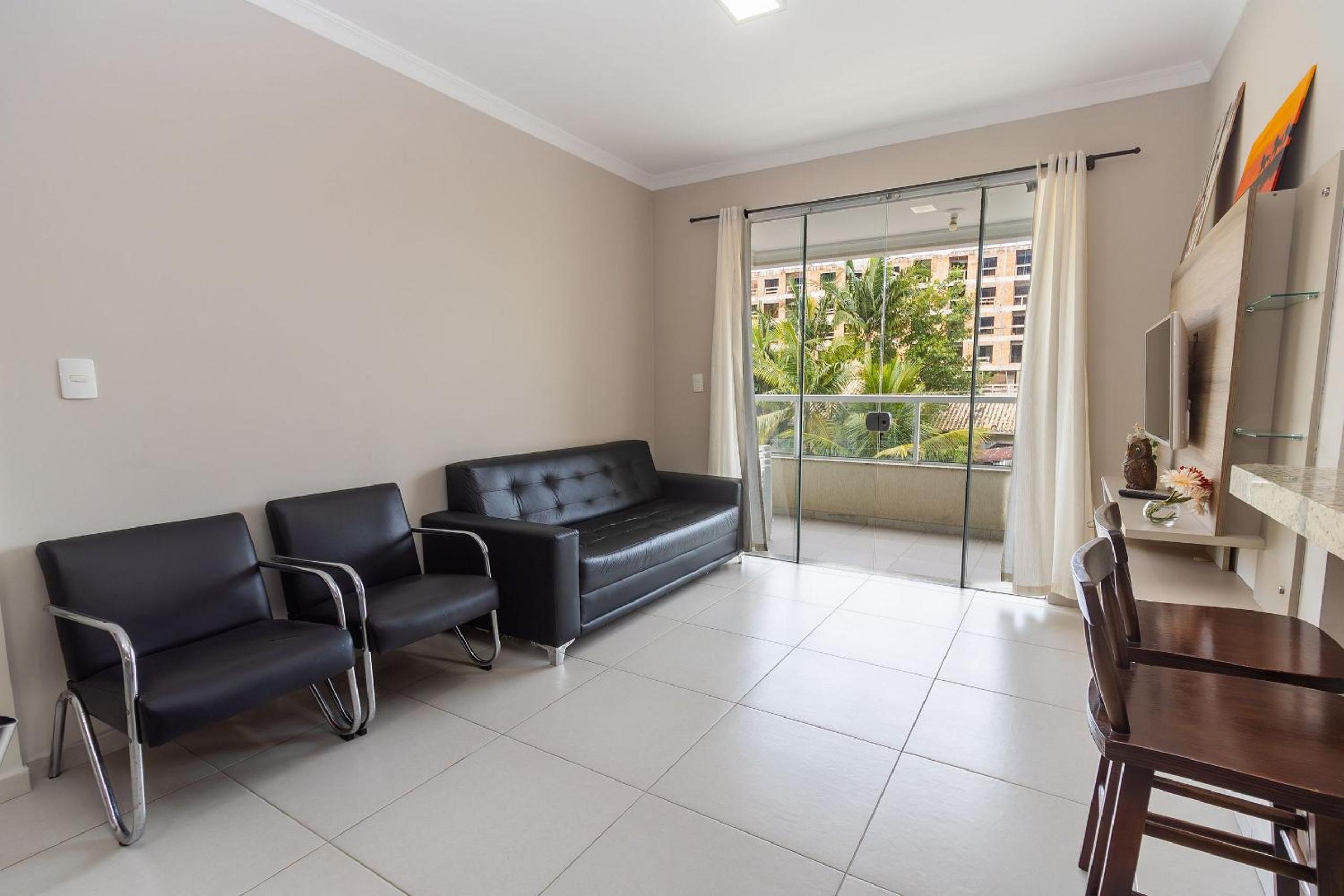 496 - Lindo Apartamento 3 quartos localizado na praia de Bombas