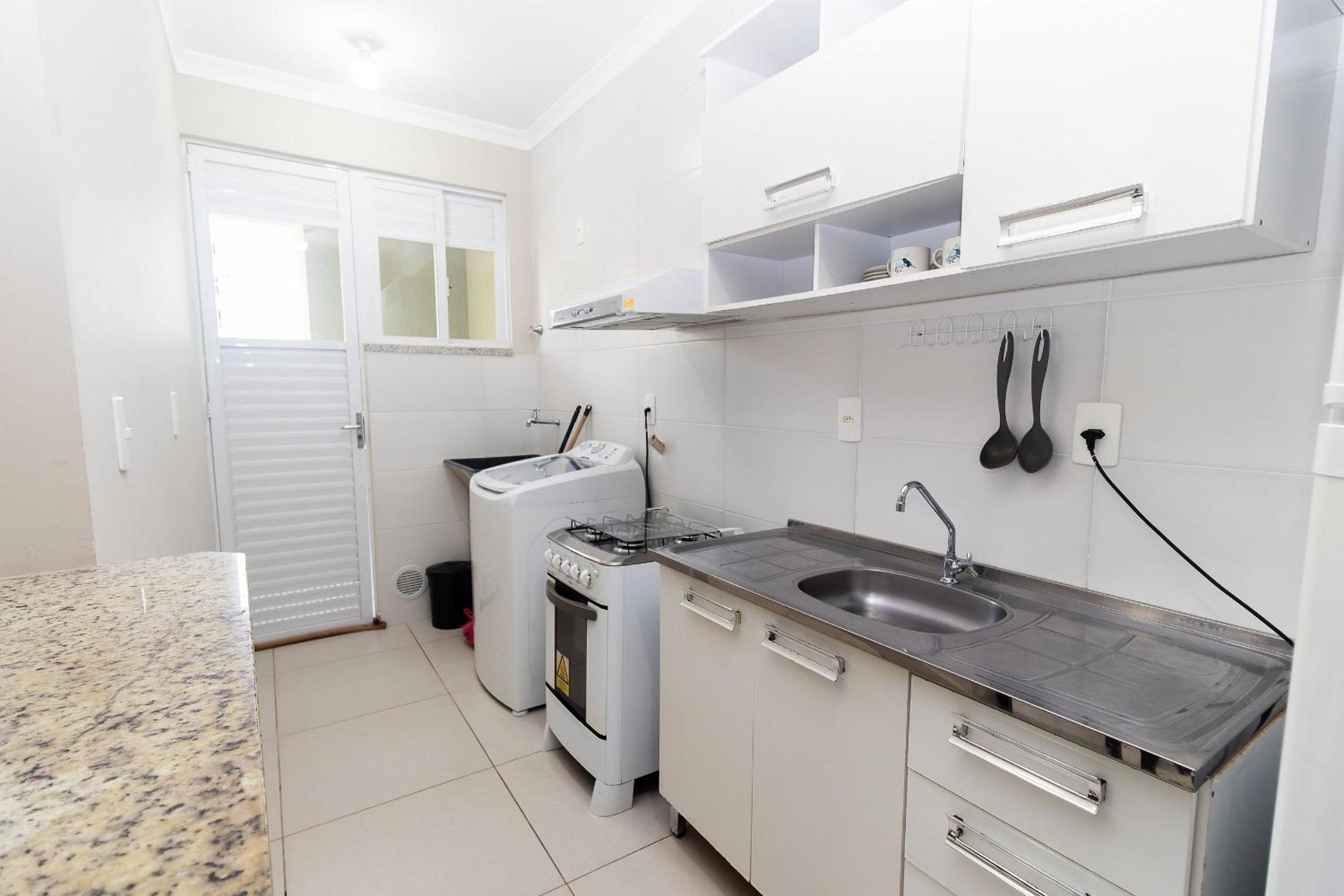 496 - Lindo Apartamento 3 quartos localizado na praia de Bombas