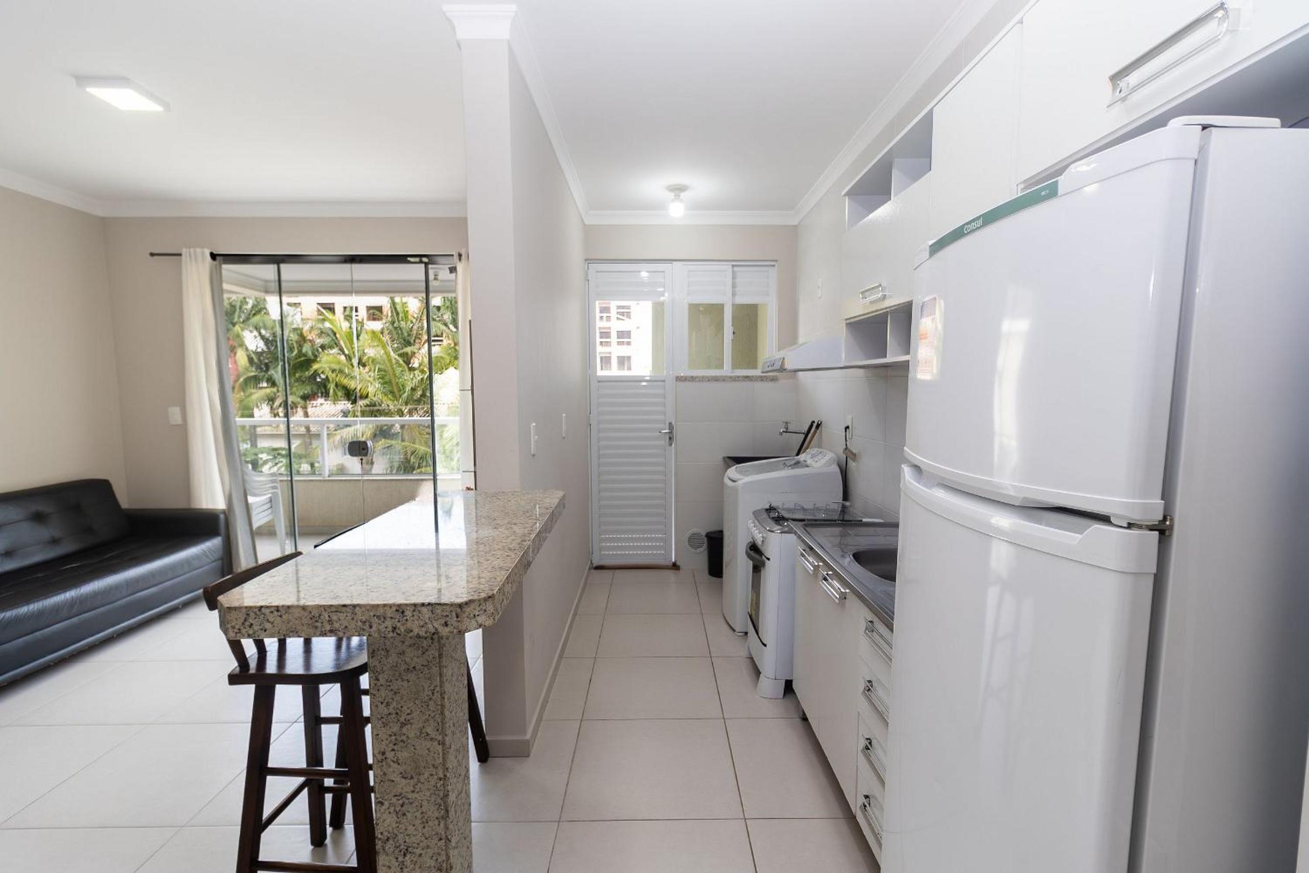496 - Lindo Apartamento 3 quartos localizado na praia de Bombas