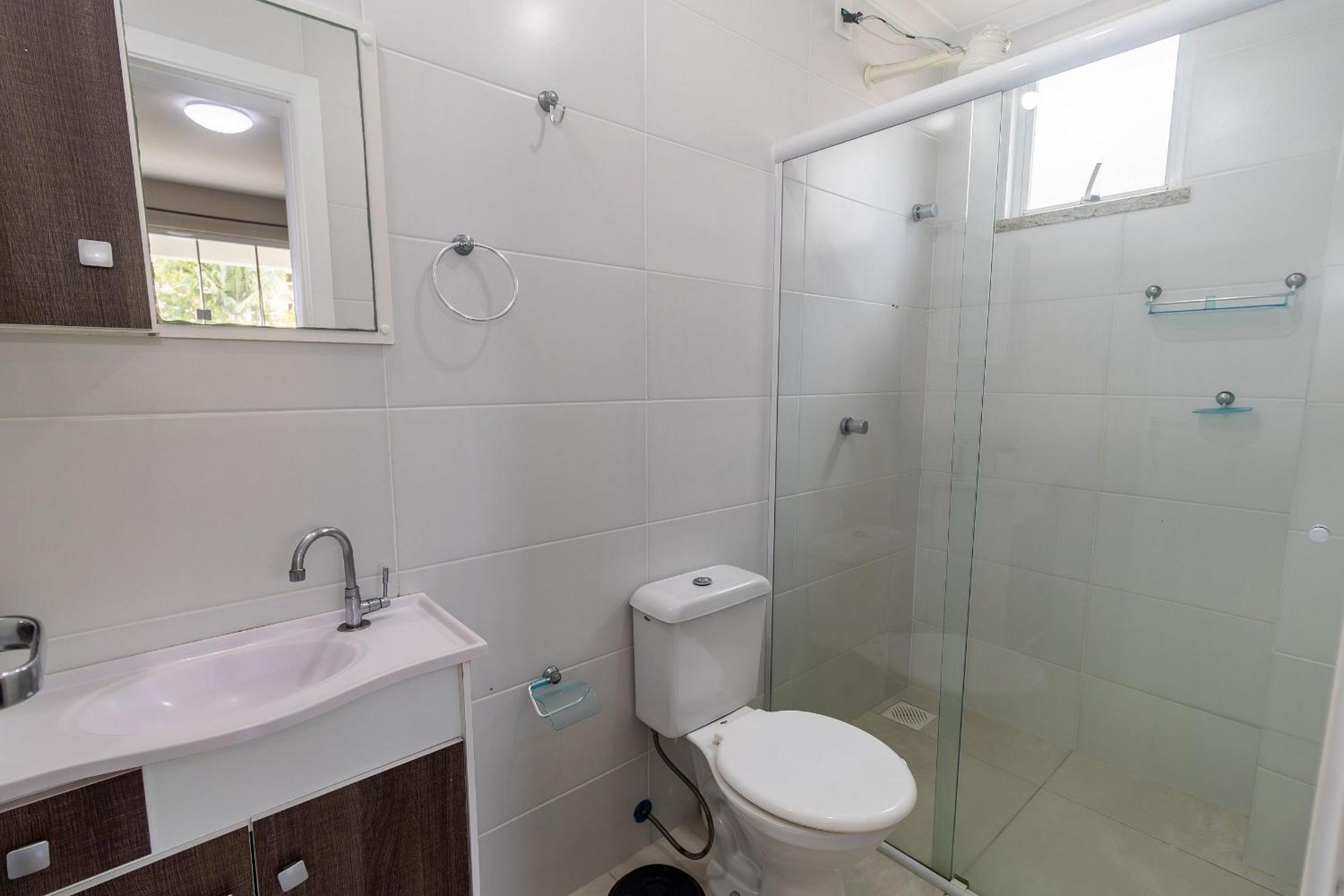 496 - Lindo Apartamento 3 quartos localizado na praia de Bombas