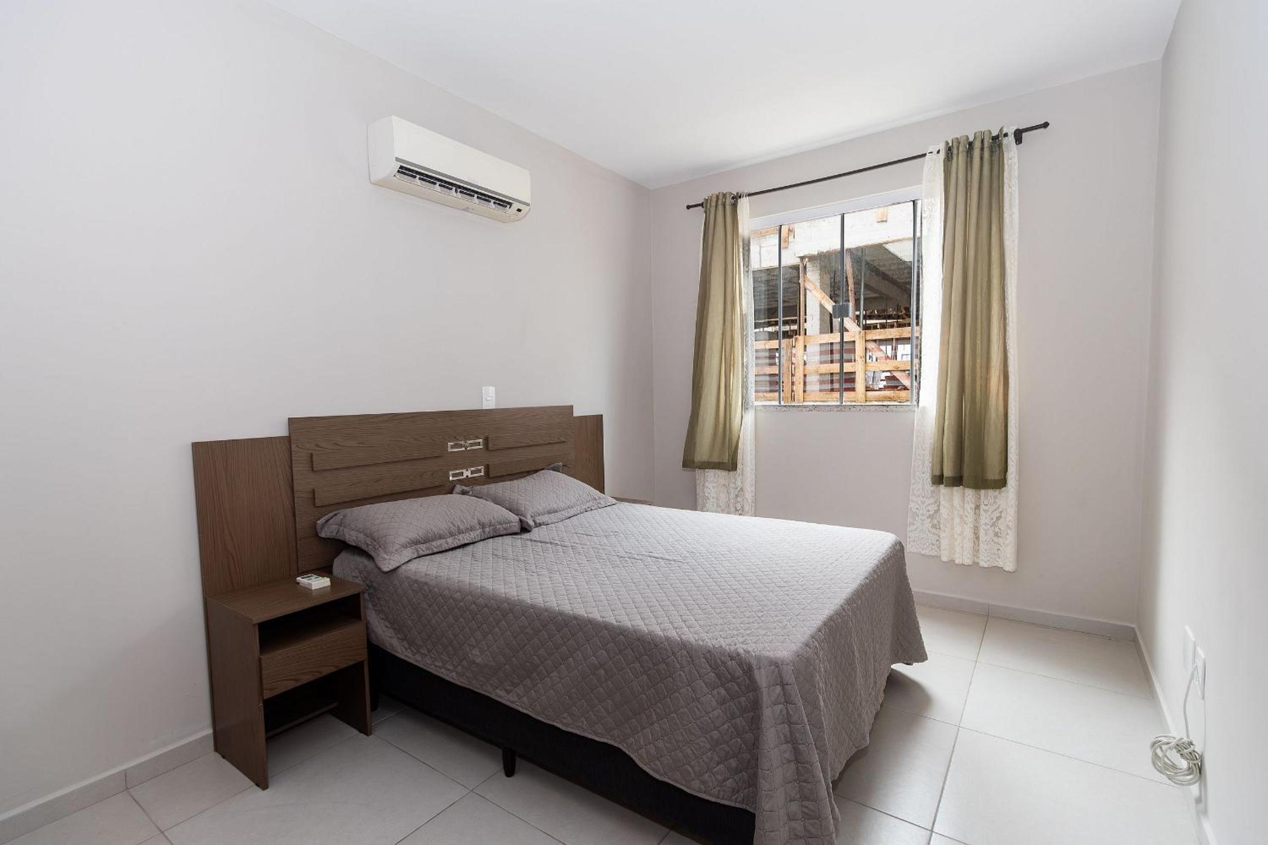 496 - Lindo Apartamento 3 quartos localizado na praia de Bombas