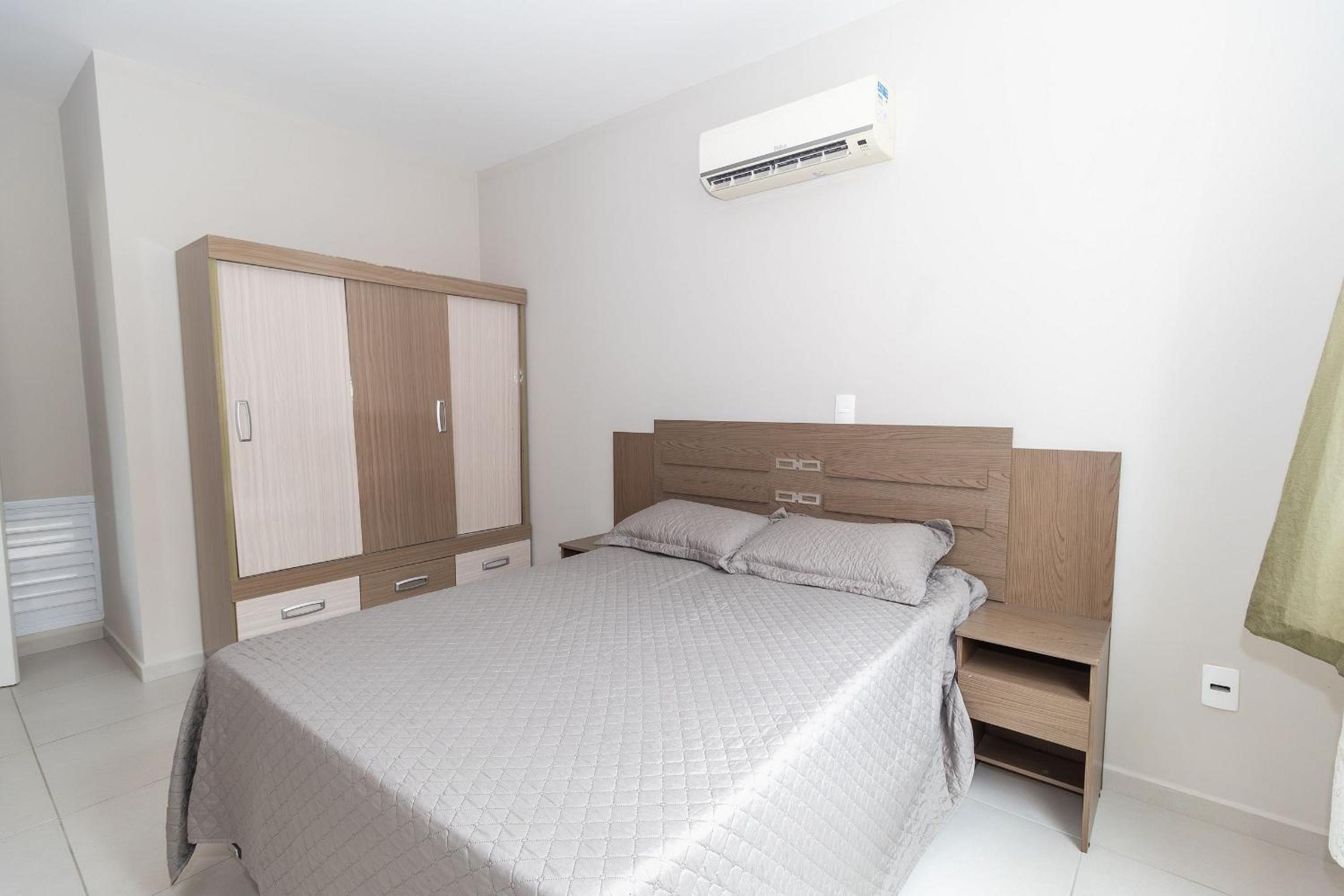 496 - Lindo Apartamento 3 quartos localizado na praia de Bombas