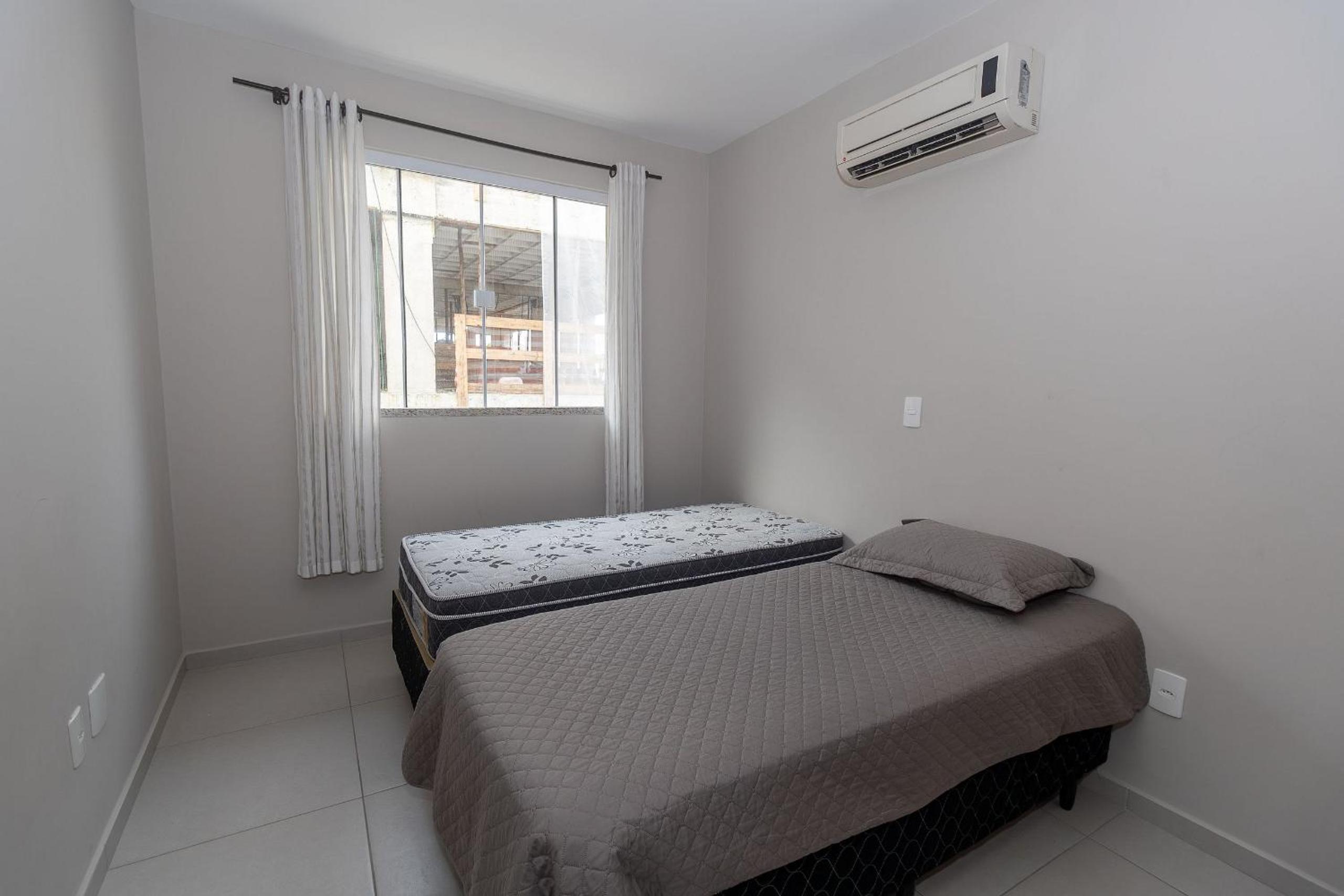 496 - Lindo Apartamento 3 quartos localizado na praia de Bombas