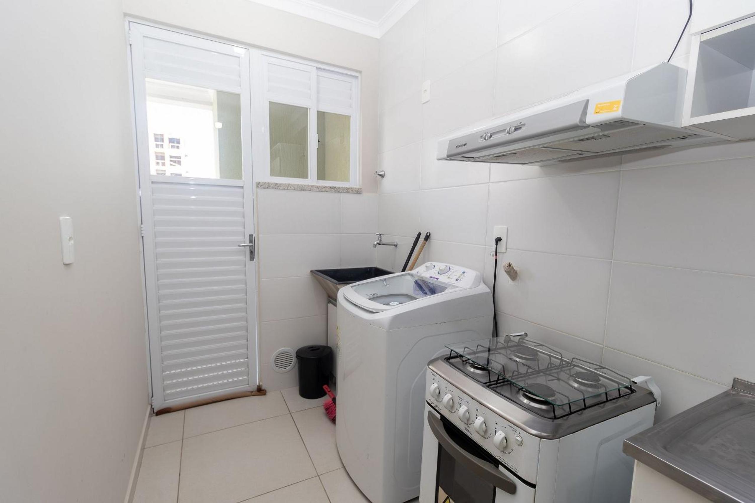 496 - Lindo Apartamento 3 quartos localizado na praia de Bombas