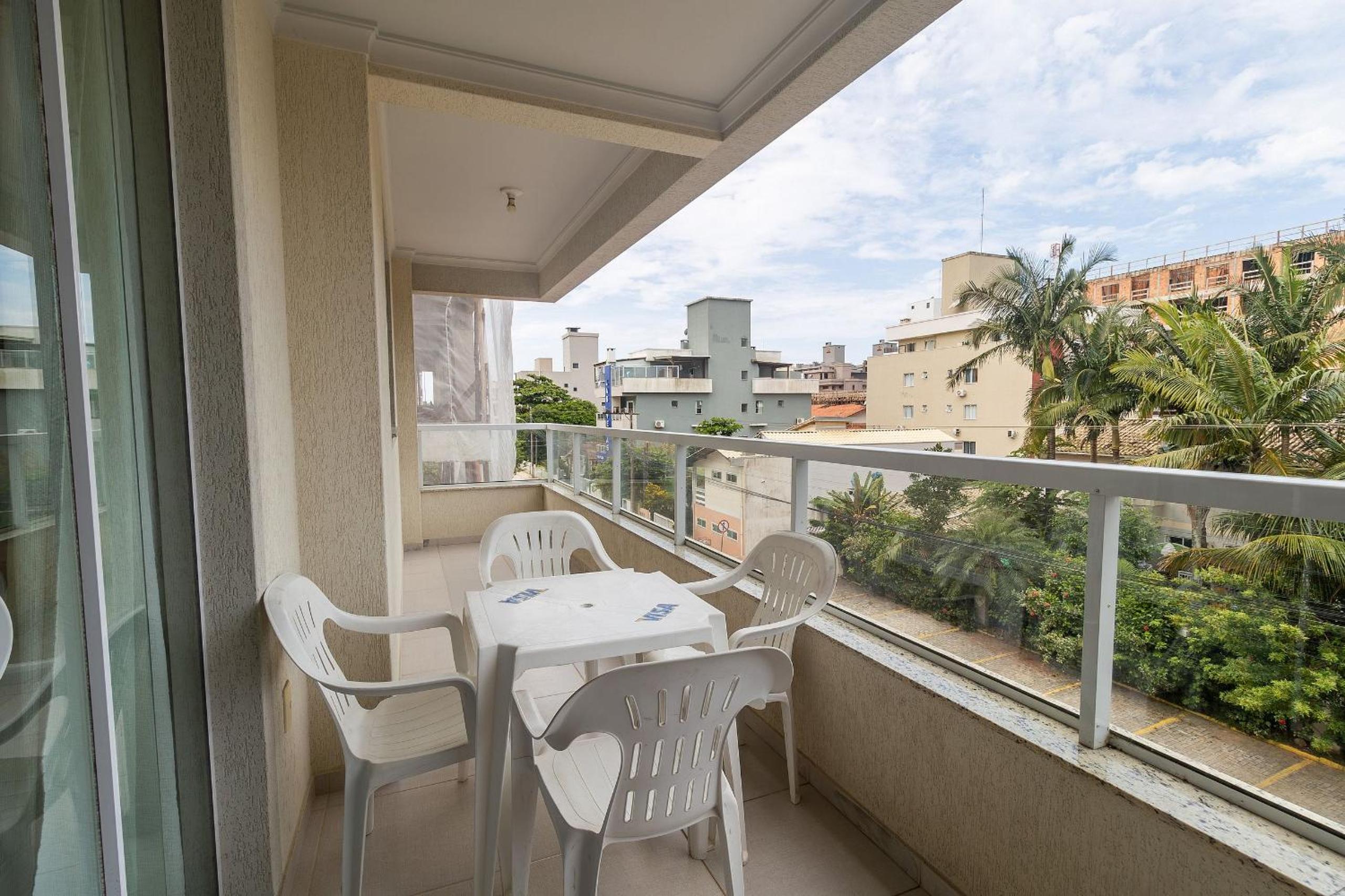 496 - Lindo Apartamento 3 quartos localizado na praia de Bombas