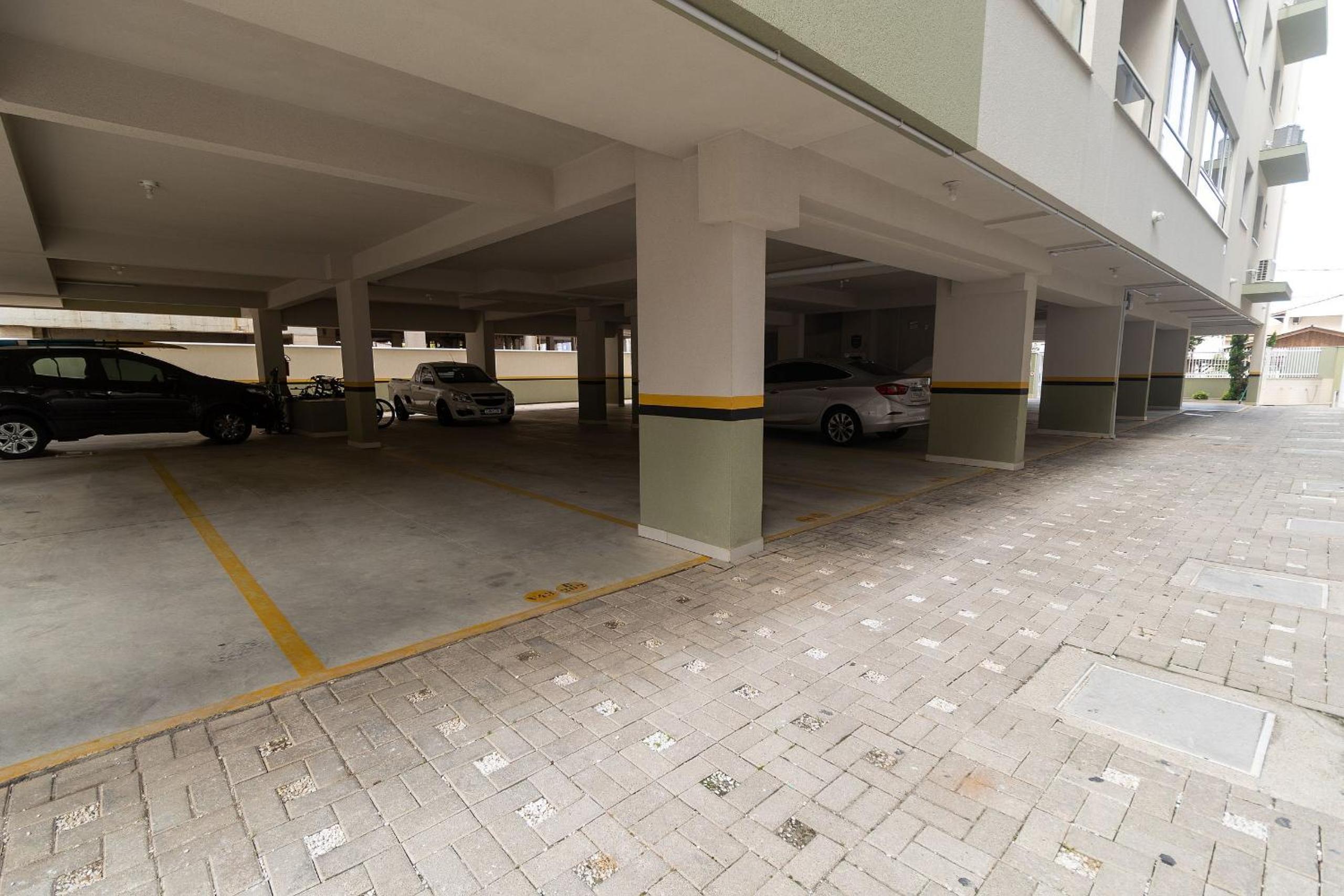 496 - Lindo Apartamento 3 quartos localizado na praia de Bombas
