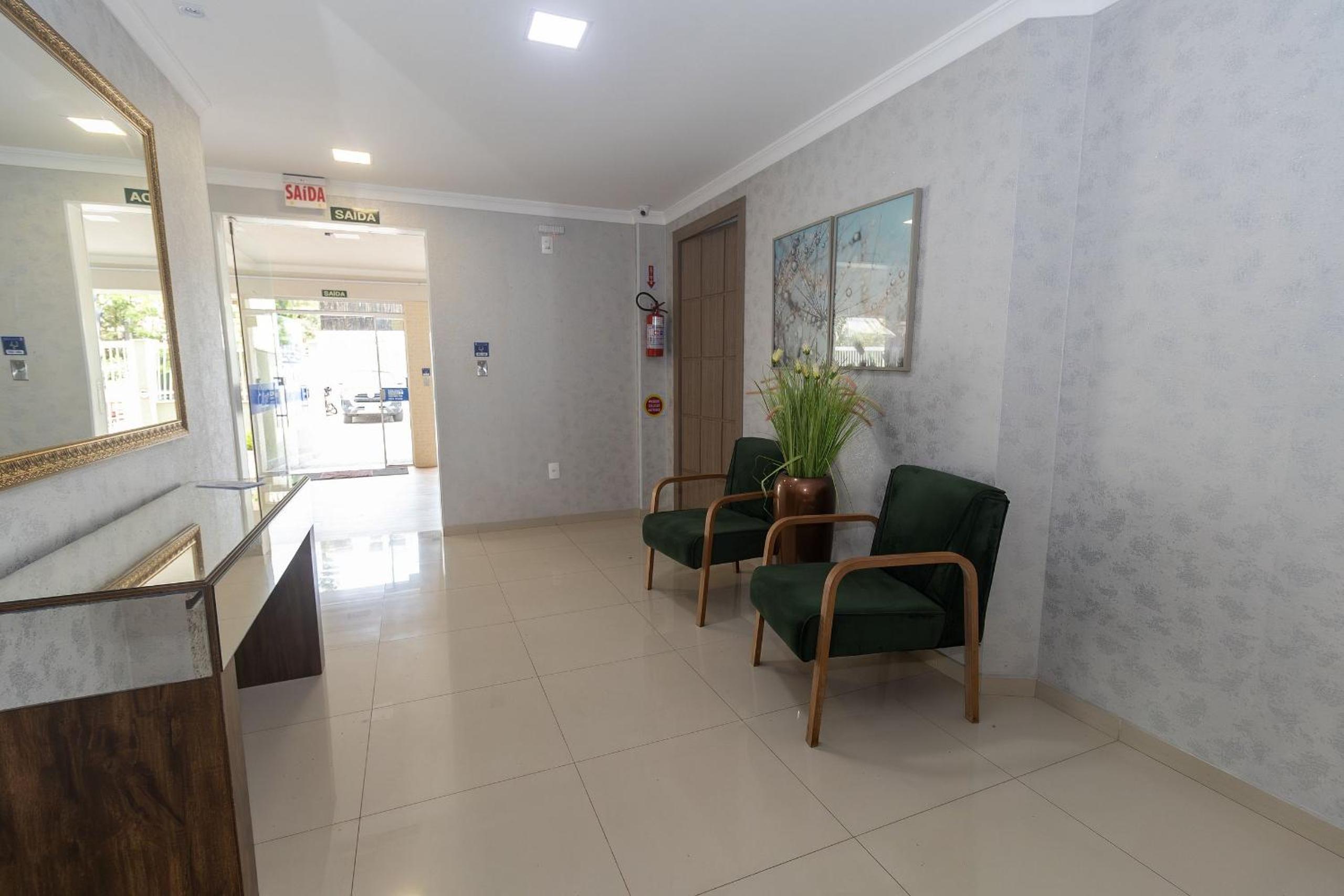 496 - Lindo Apartamento 3 quartos localizado na praia de Bombas