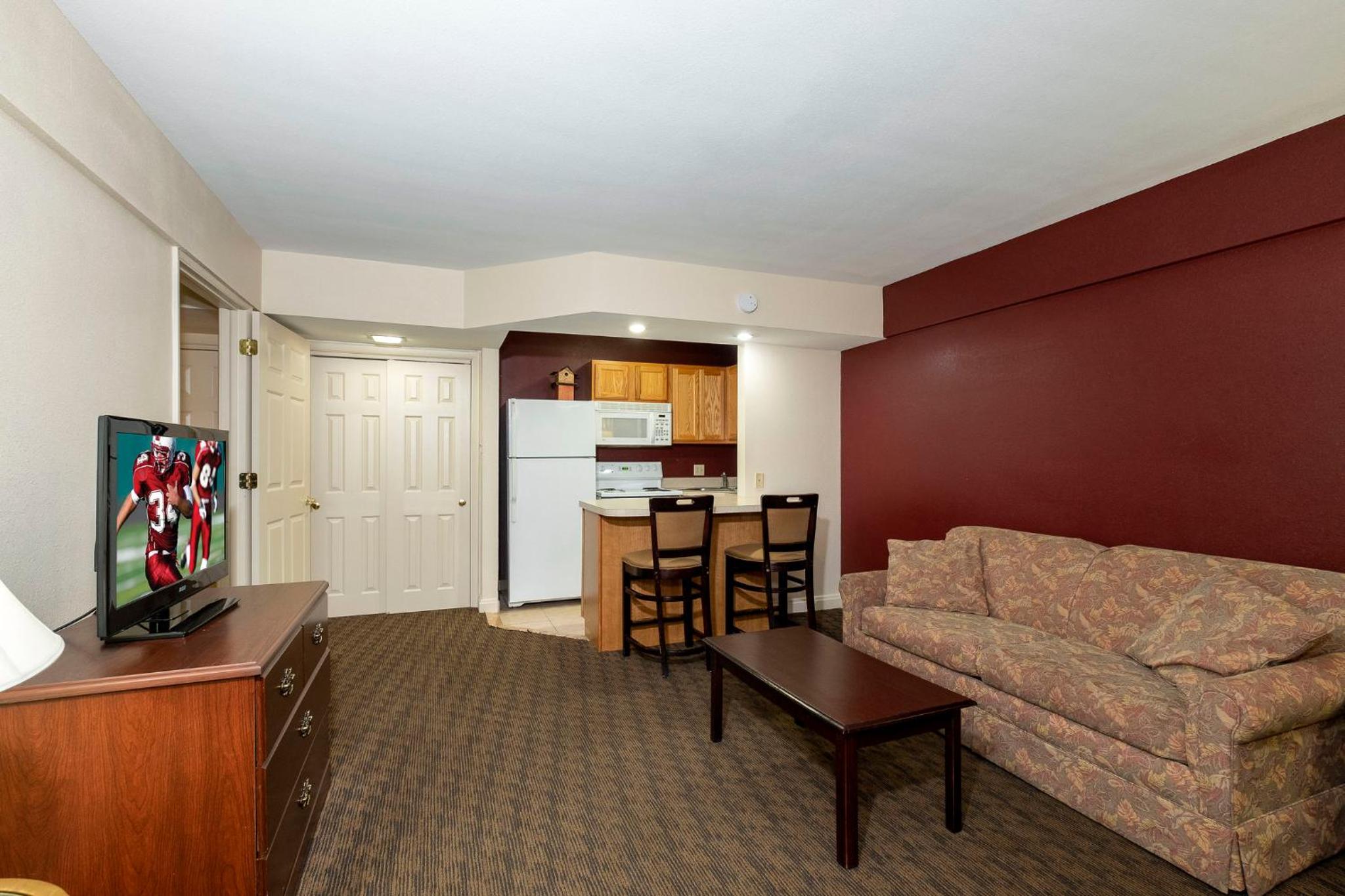Red Roof Inn & Suites Hazleton
