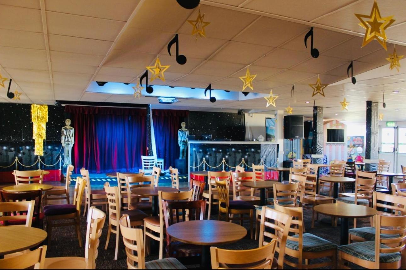 Kings Lynn Vacations - Sandy Toes  Cozy Night, Sleep 8 - Property Image 11