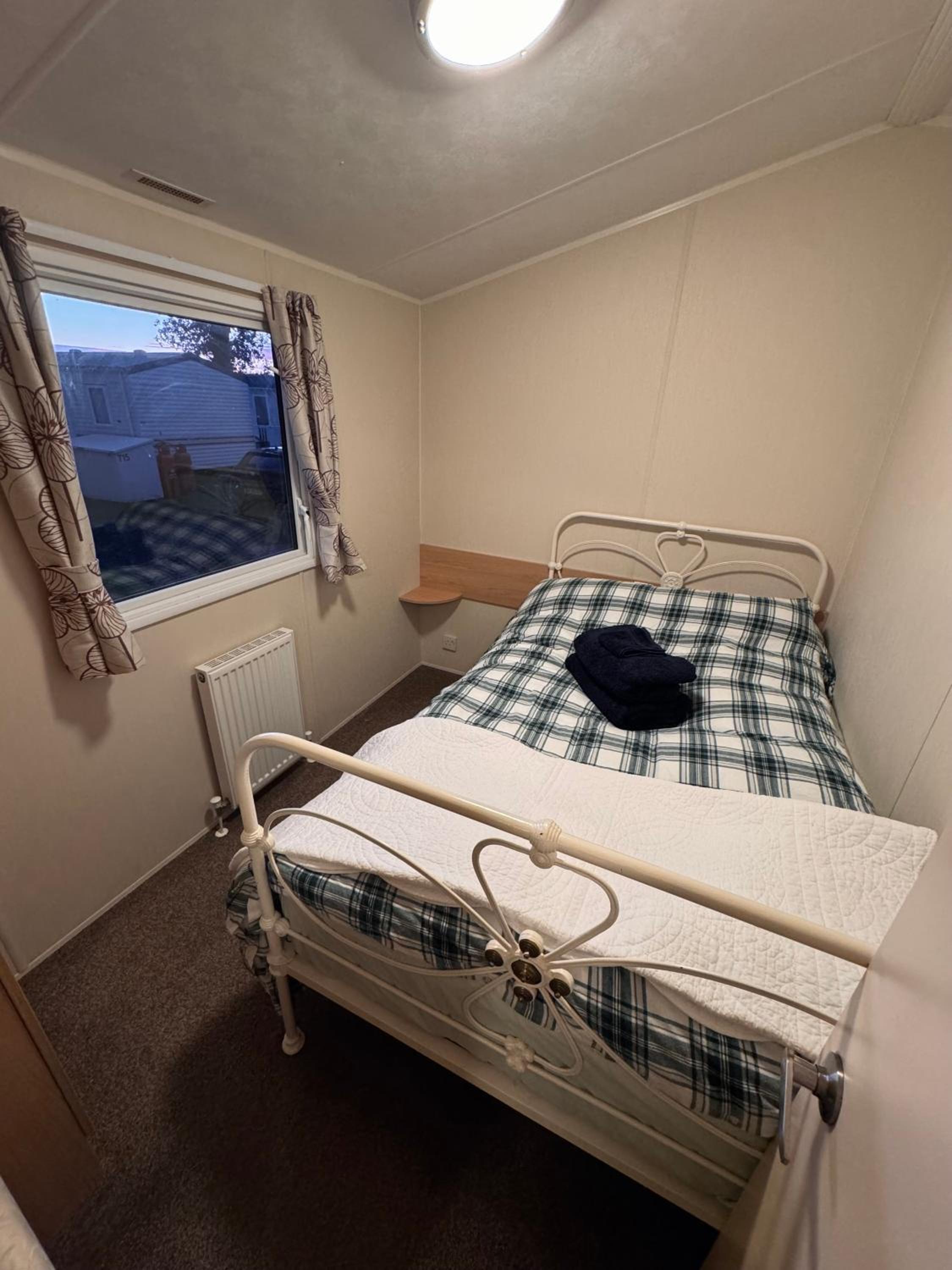 Kings Lynn Vacations - Sandy Toes  Cozy Night, Sleep 8 - Property Image 5