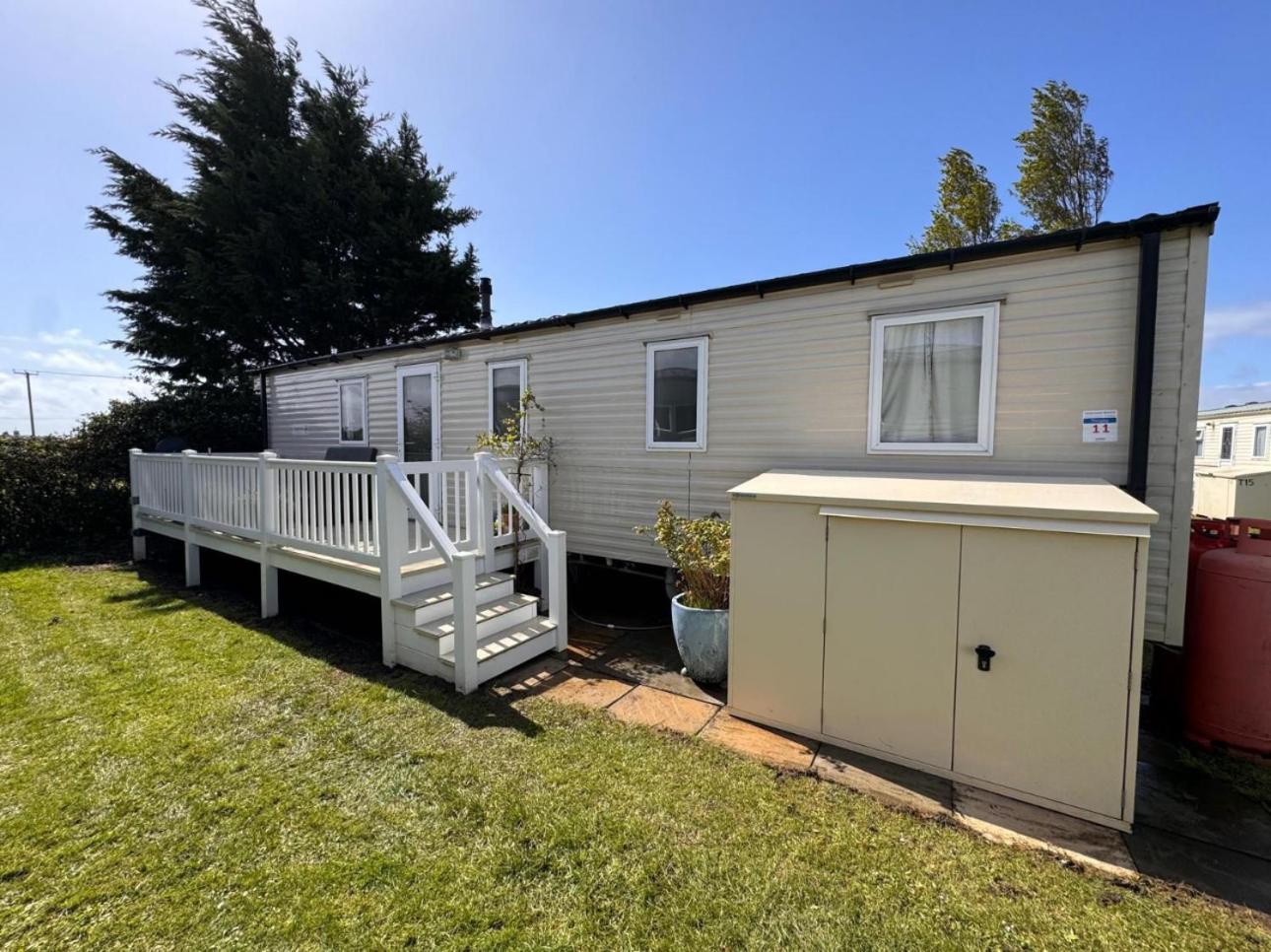 Kings Lynn Vacations - Sandy Toes  Cozy Night, Sleep 8 - Property Image 1