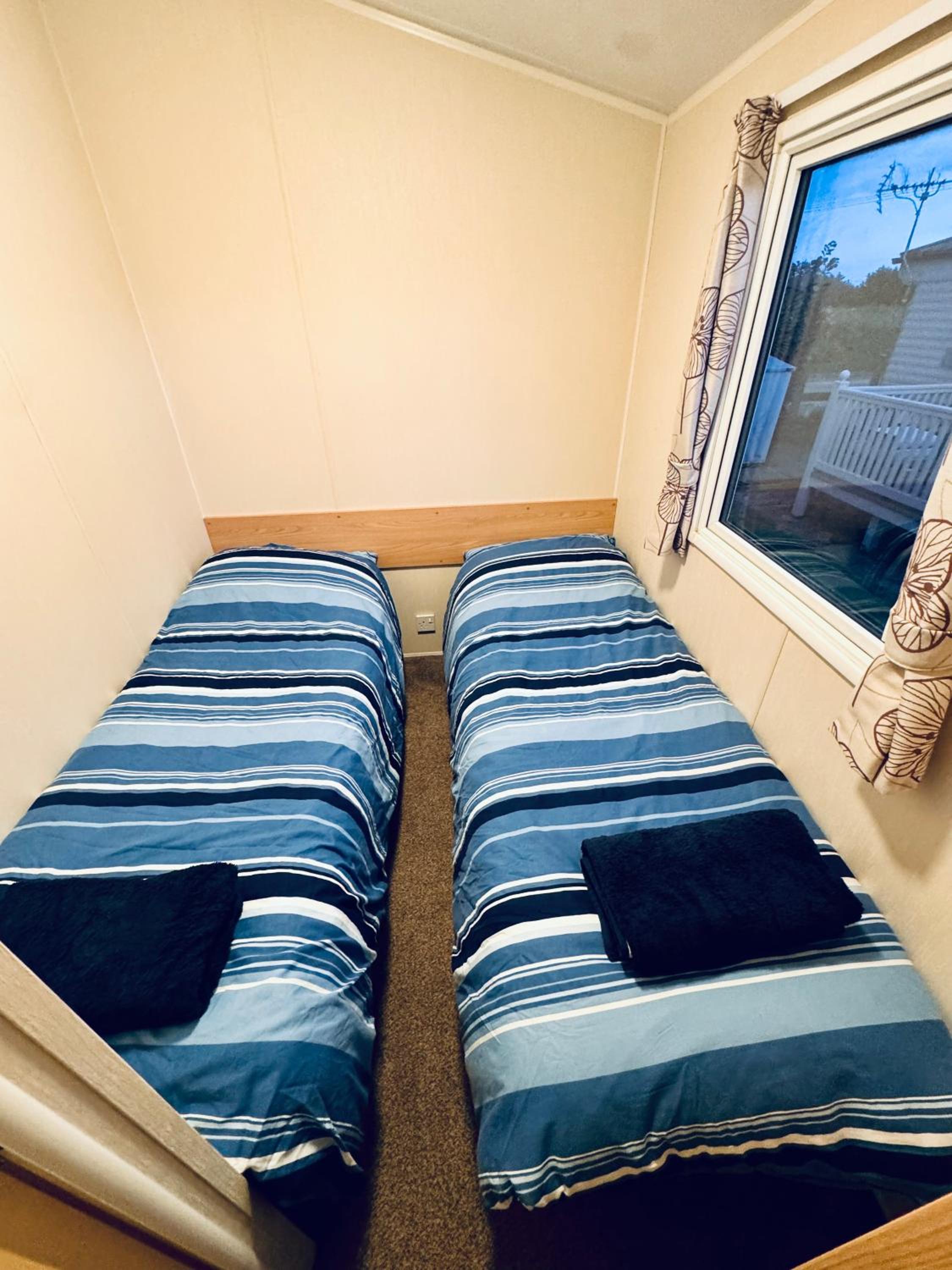 Kings Lynn Vacations - Sandy Toes  Cozy Night, Sleep 8 - Property Image 7