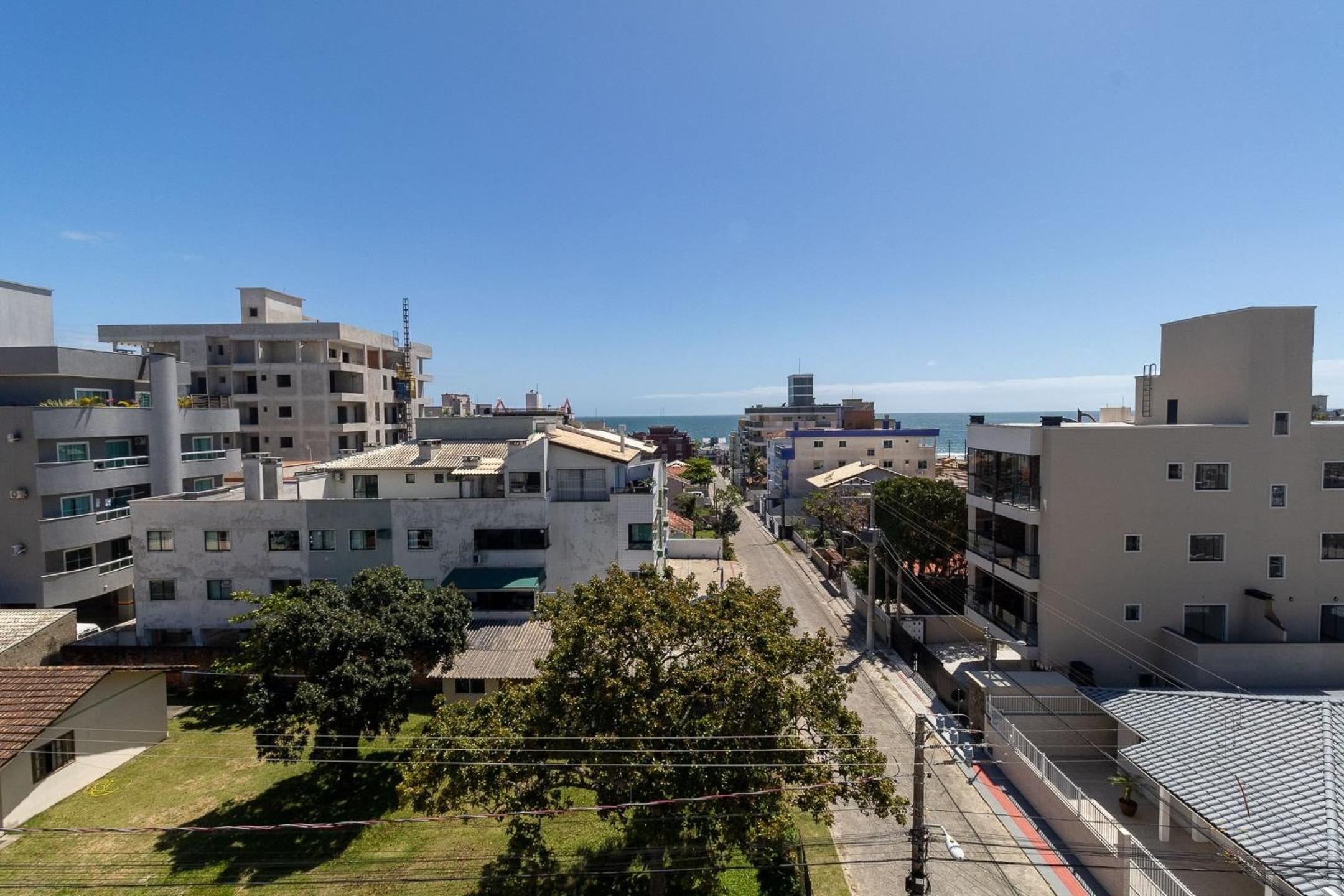 579 - Lindo Apartamento 2 suítes na praia de Bombas