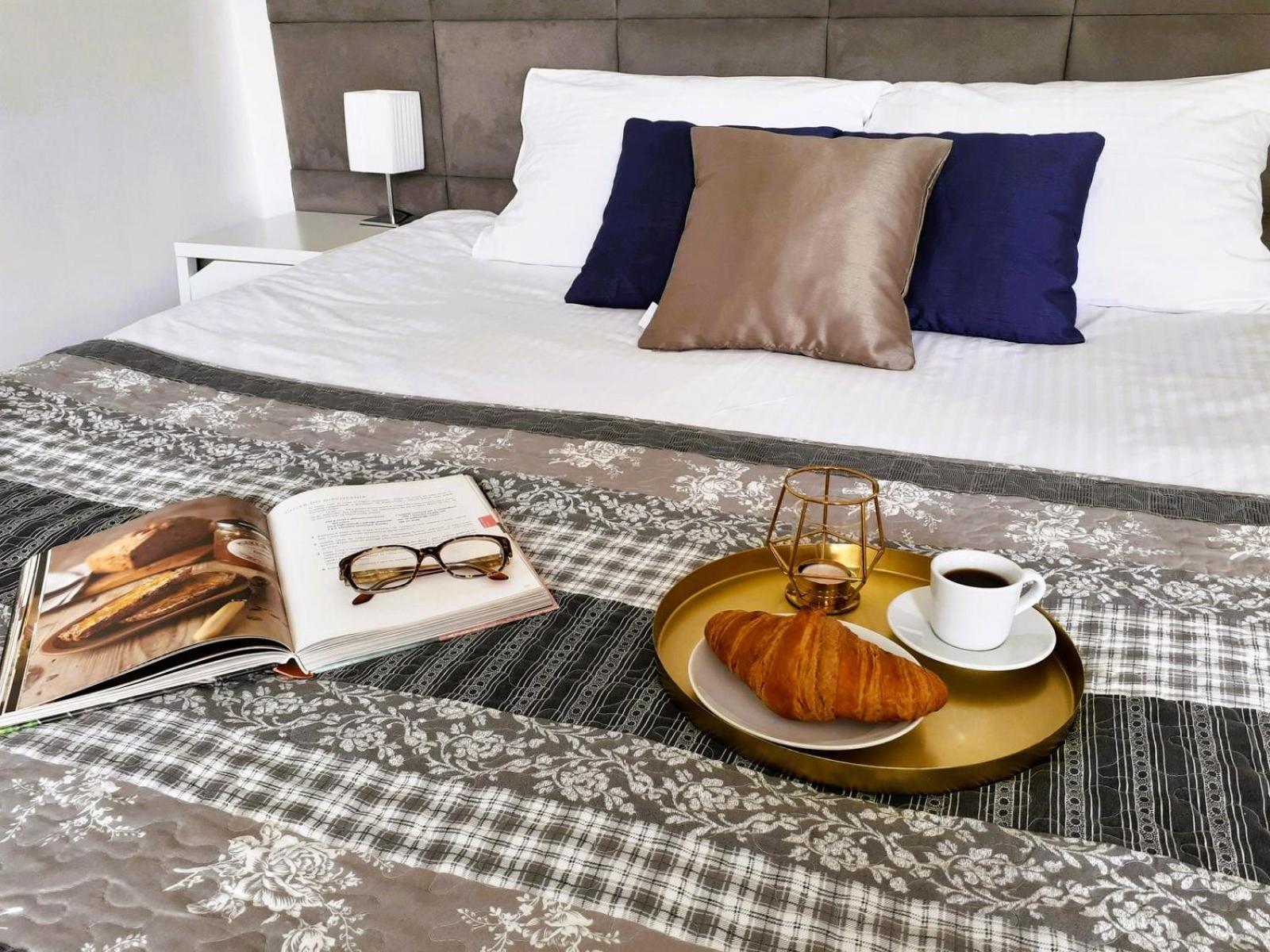 Vista Residence Airport - Free Underground Parking - Close to Airport - Self Check-in view 3